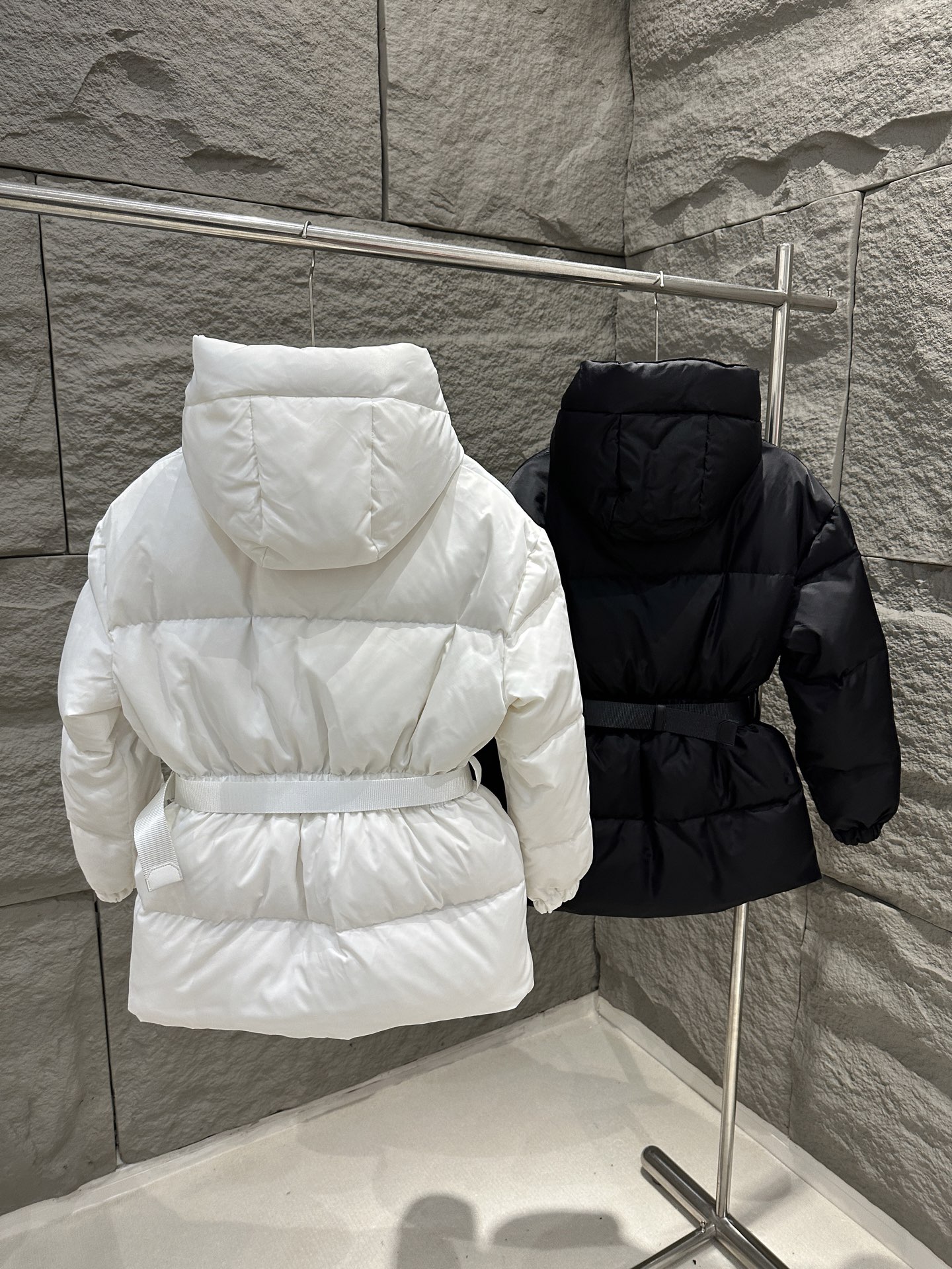 Prada 프라다 여성 리사이클 나일론 패딩 점퍼 의류