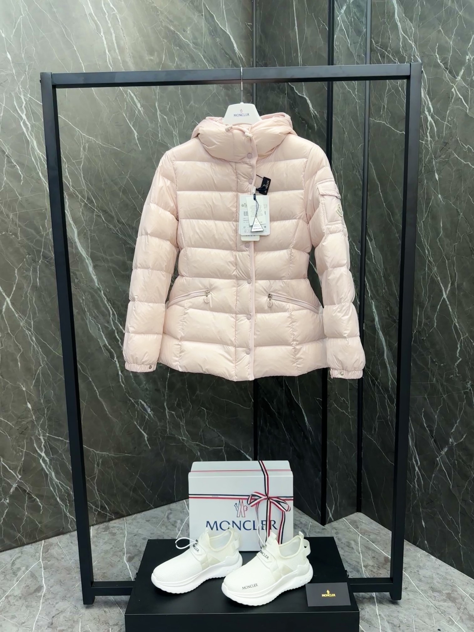 Moncler Barante 몽클레어 몽클레르 여성용 숏 패딩 점퍼 의류
