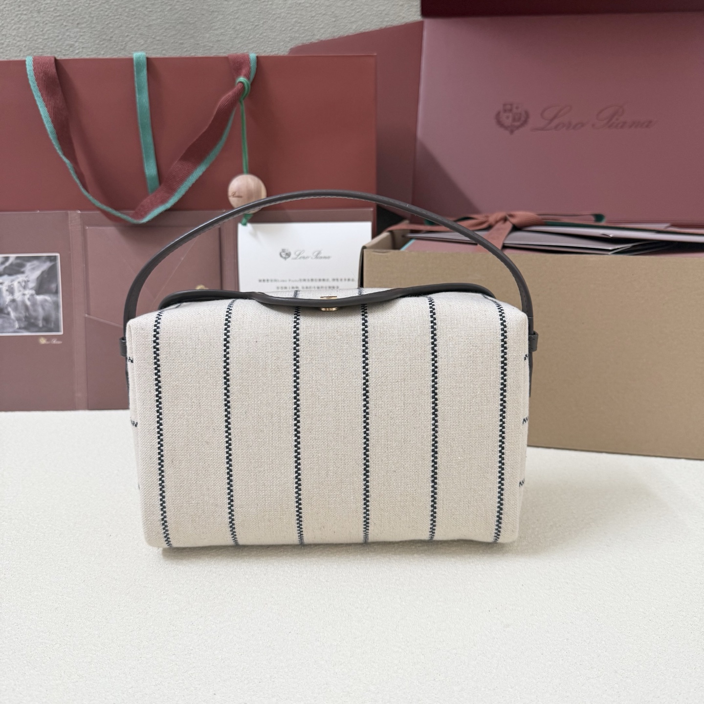 Loro Piana Travel 로로 피아나 클러치 가방 – 초콜릿 블루 스트라이프