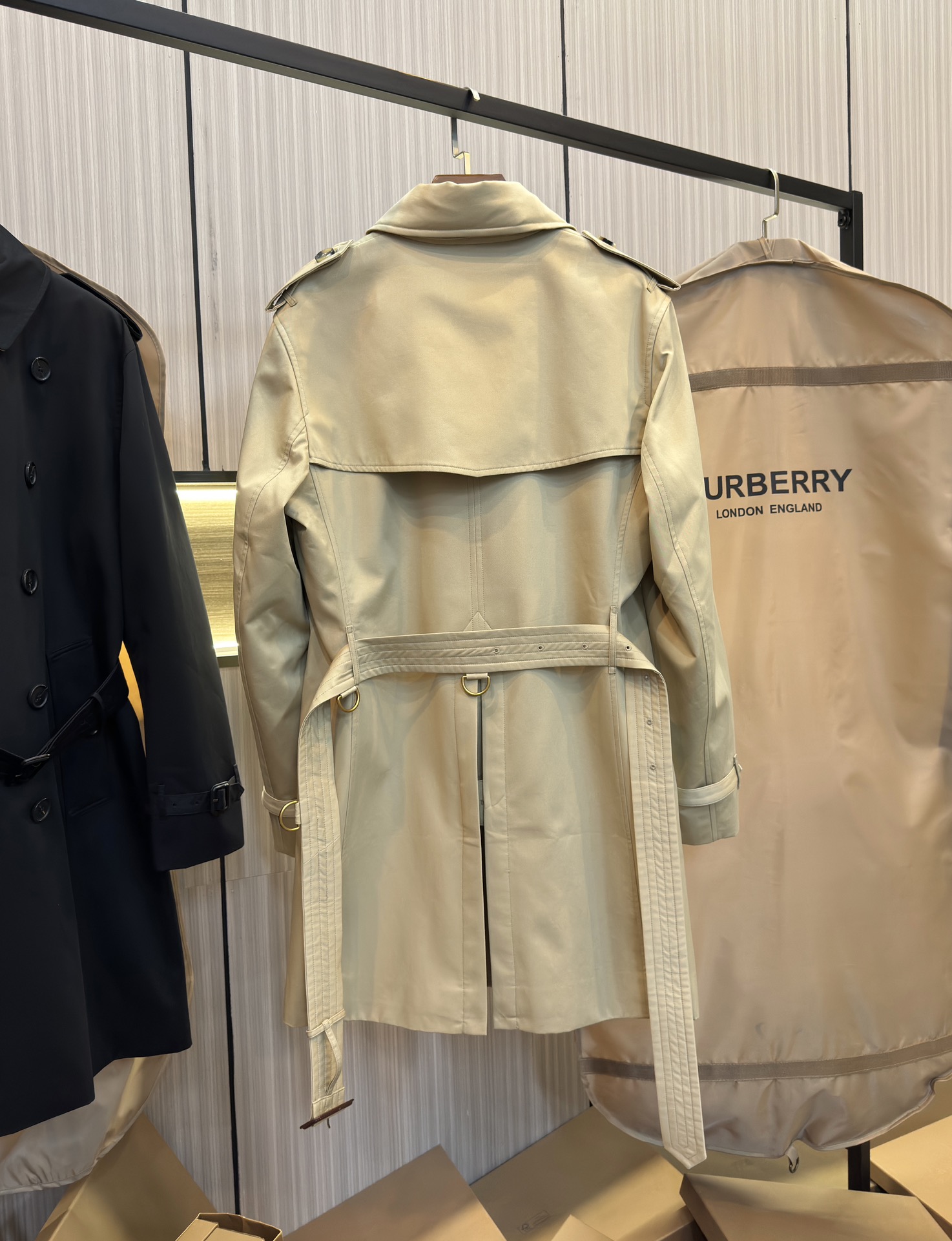 Burberry 버버리 켄싱턴 남성 단추형 숏 트렌치코트 의류