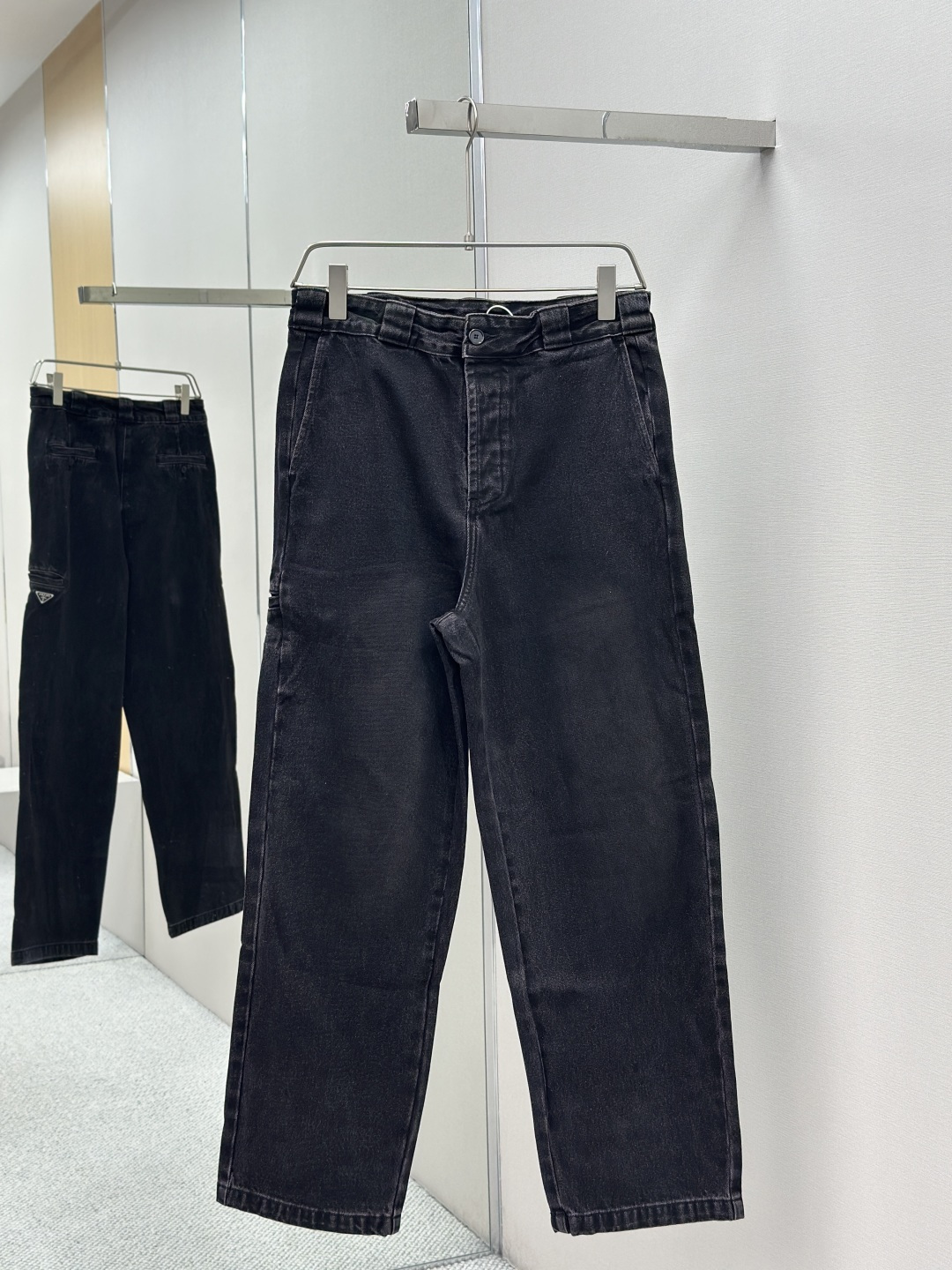 Prada 프라다 삼각 로고 데님 팬츠 바지 의류 (블랙 빈티지 워시)