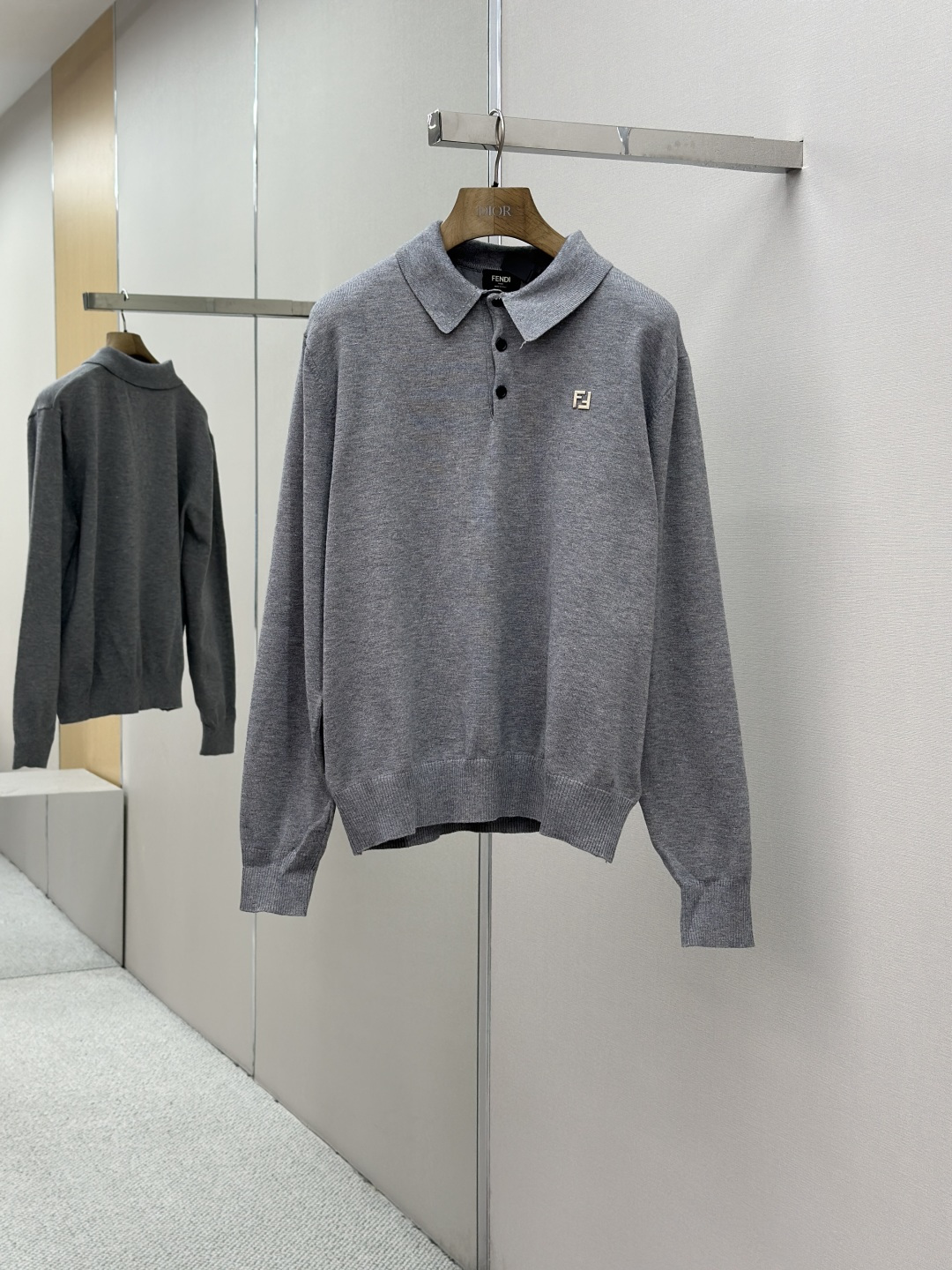 Fendi 펜디 더블 F 메탈 로고 울 니트 폴로 카라 긴팔 티셔츠 의류