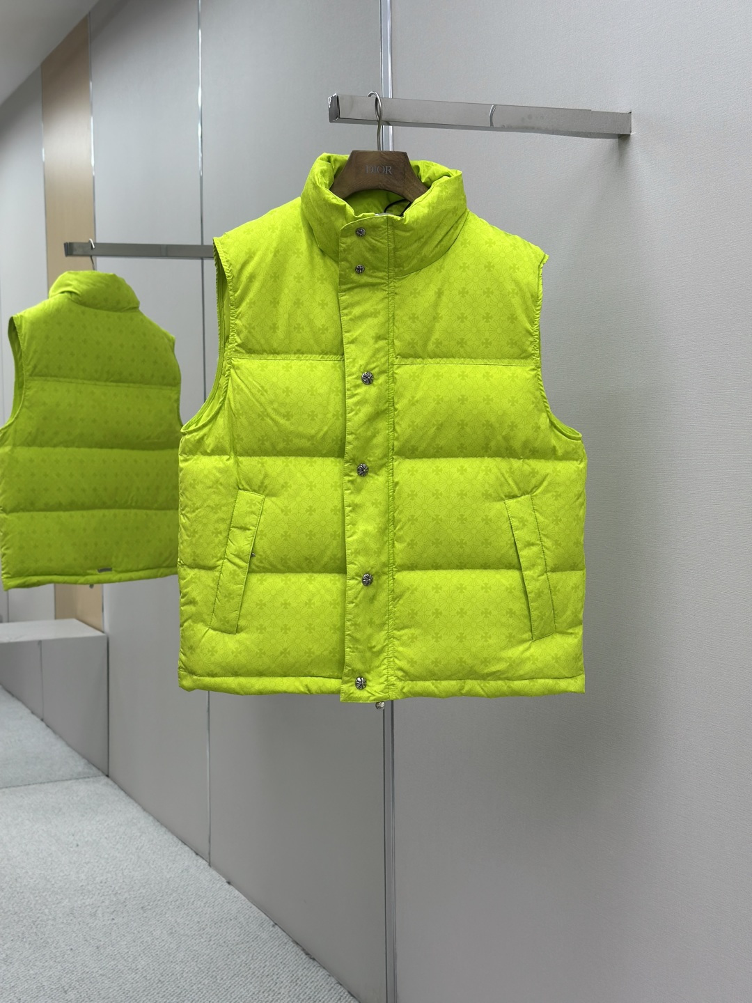 Chrome Hearts 크롬하츠 은장 로고 자카드 다운 베스트 패딩 조끼 의류