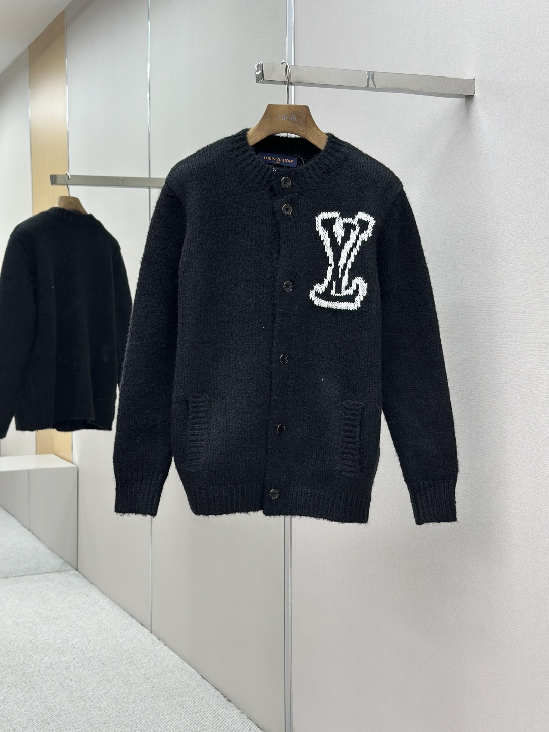 Louis Vuitton LV 루이비통 자카드 로고 울 가디건 의류