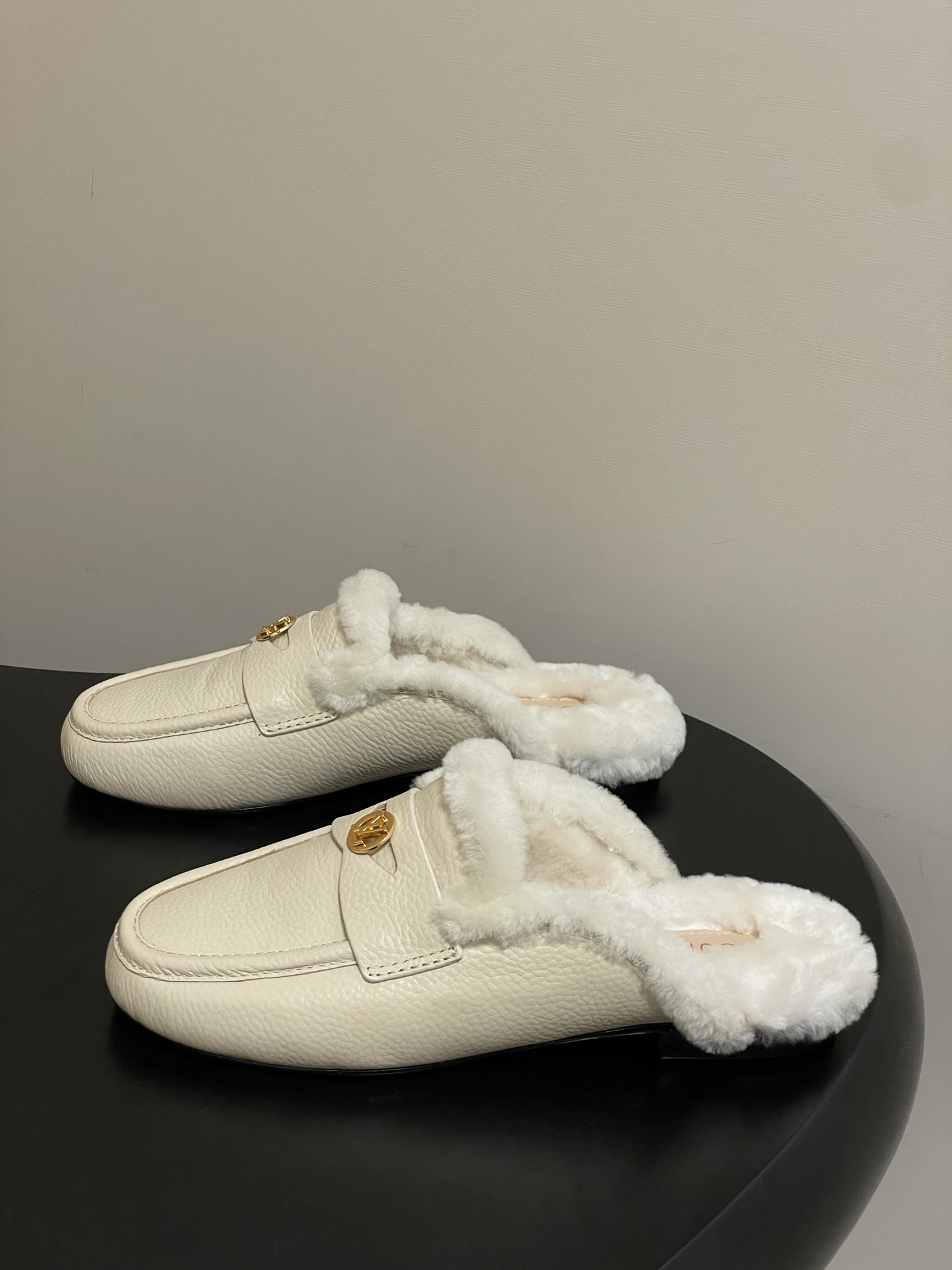 Louis vuitton LV 루이비통 SOHO 울 뮬 신발