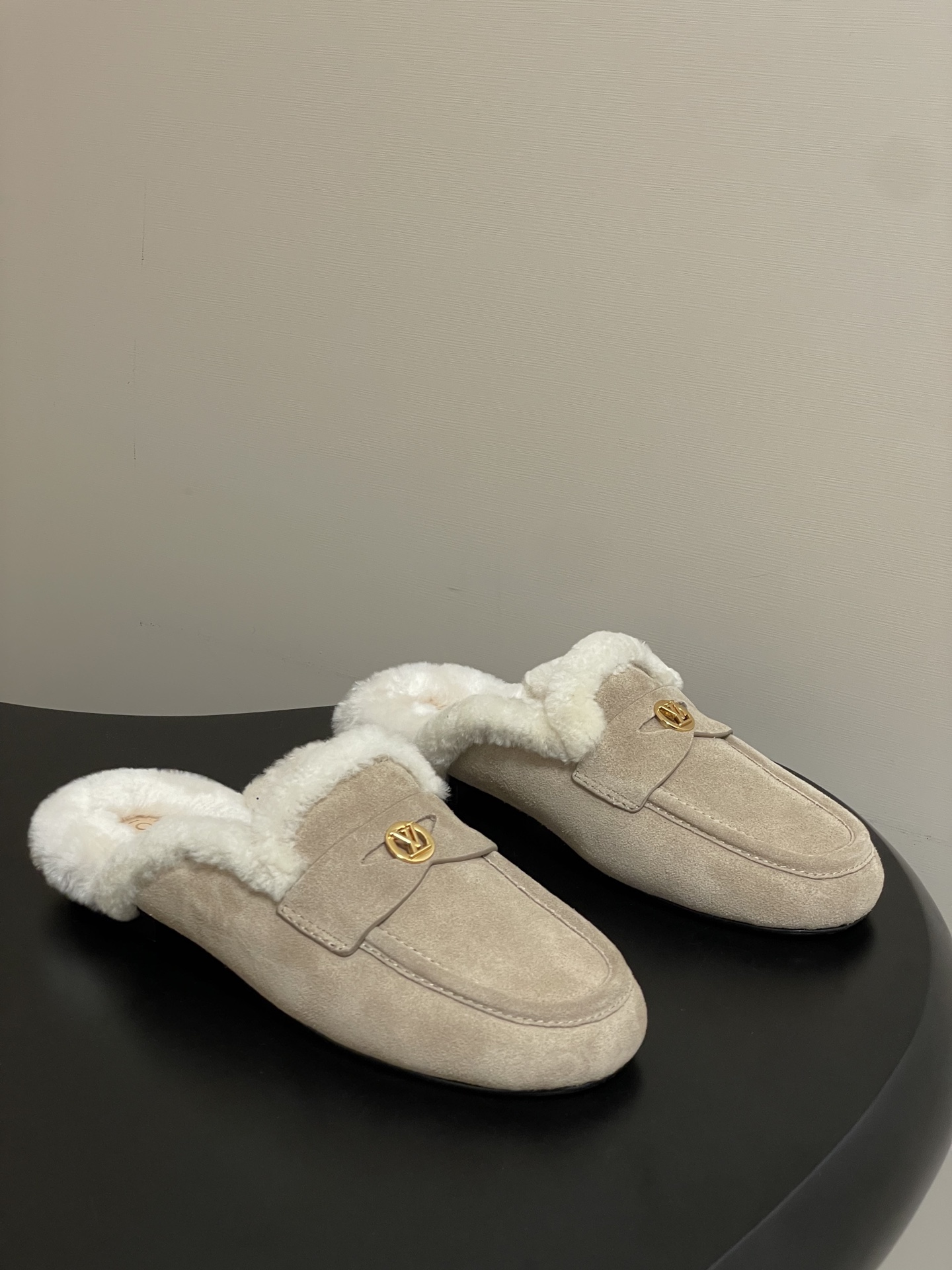 Louis vuitton LV 루이비통 SOHO 울 뮬 신발