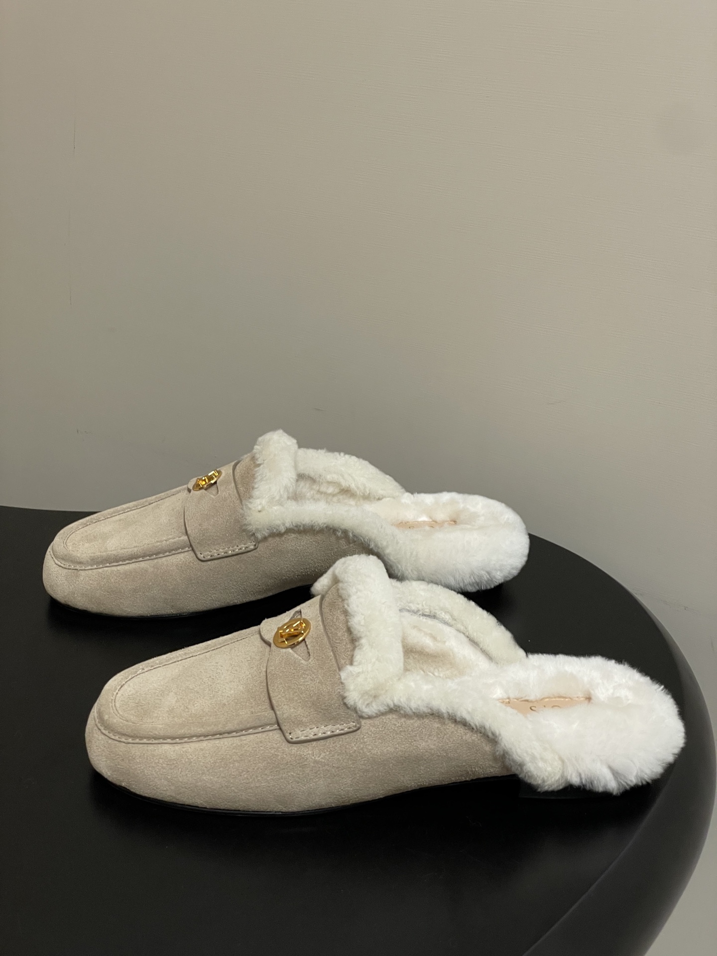 Louis vuitton LV 루이비통 SOHO 울 뮬 신발