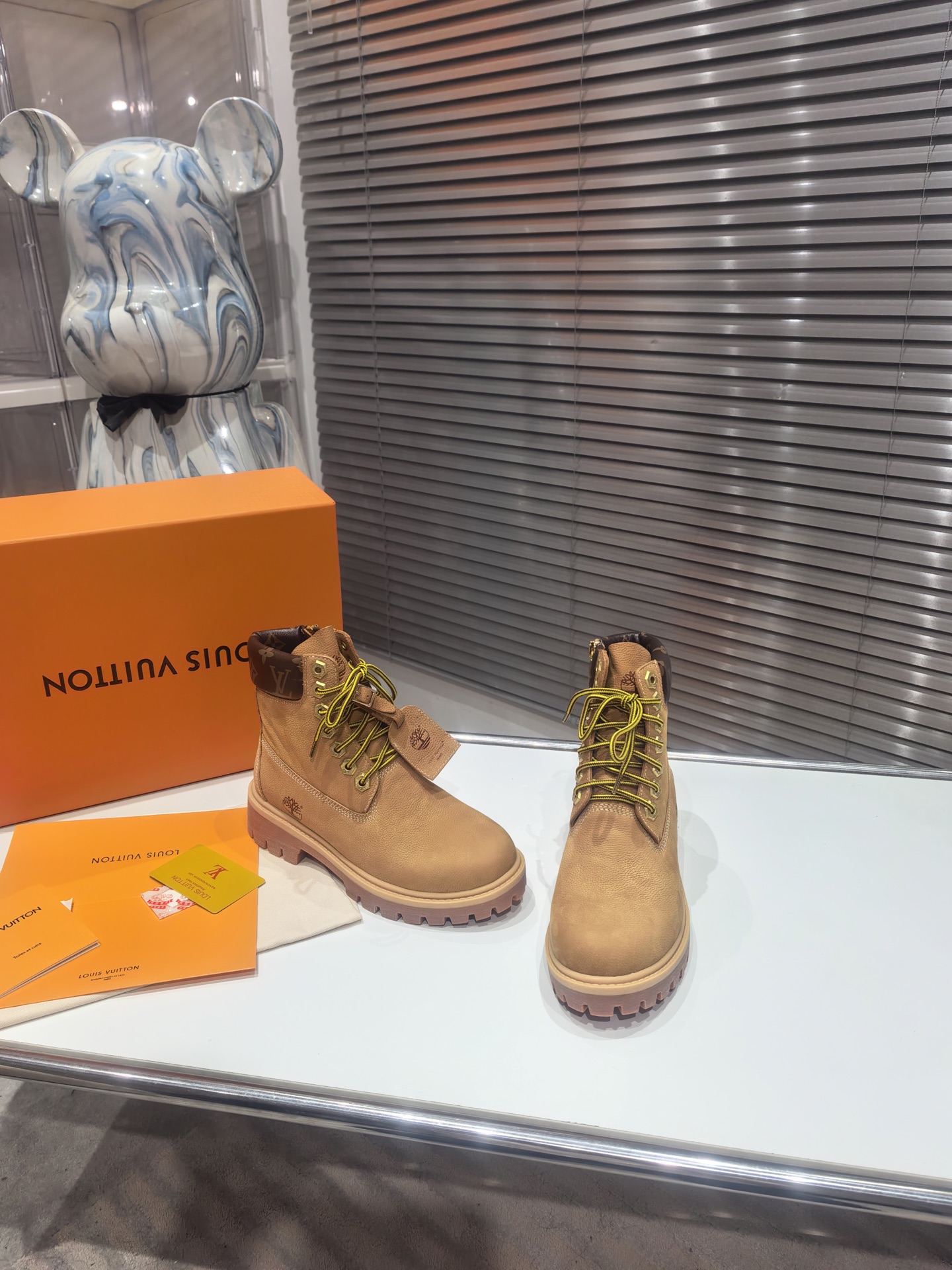 LV x Timberland Via 루이비통 워커 부츠 신발