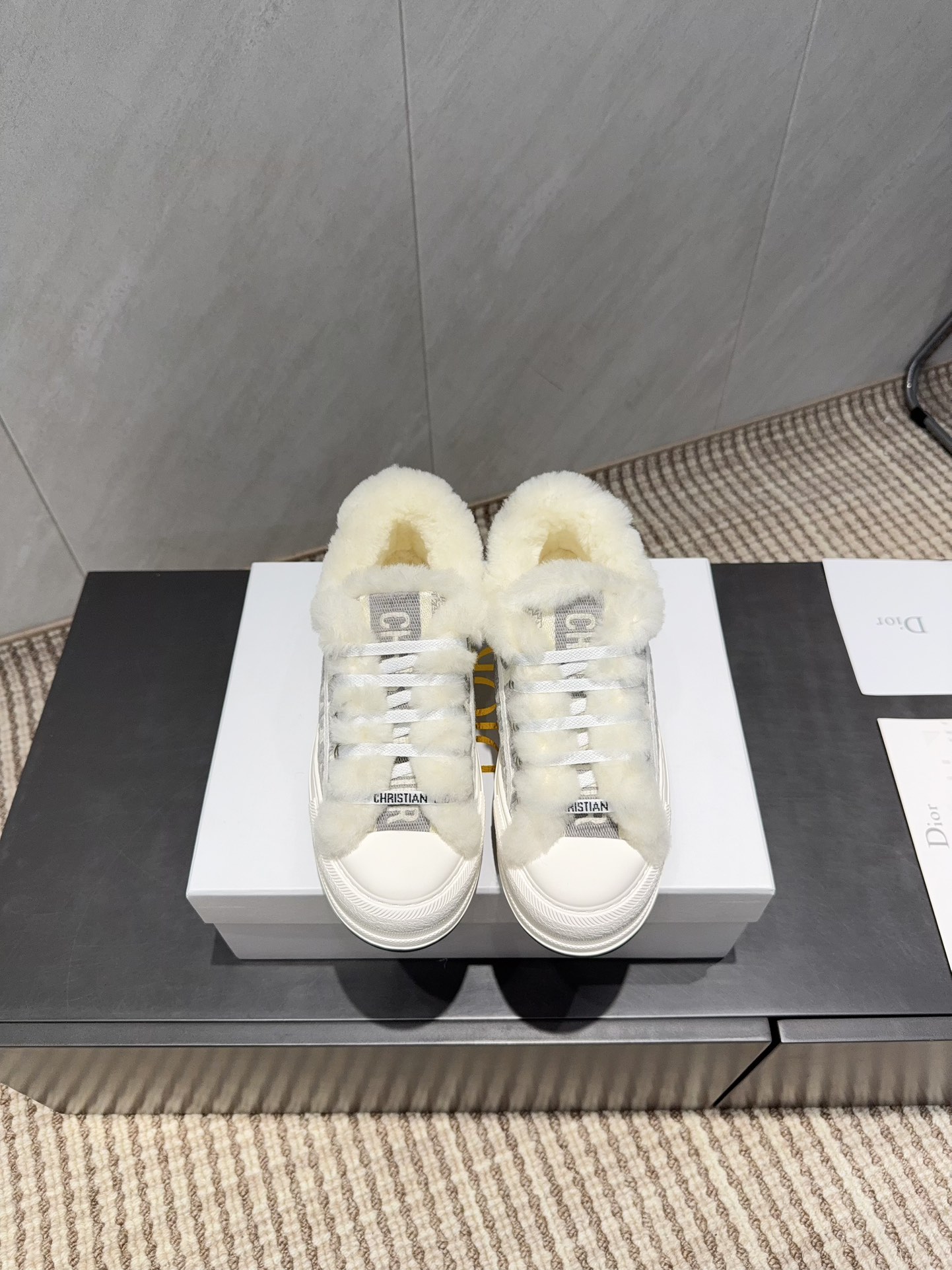 Dior CD 디올 모직 털 시어링 안감 스니커즈 신발