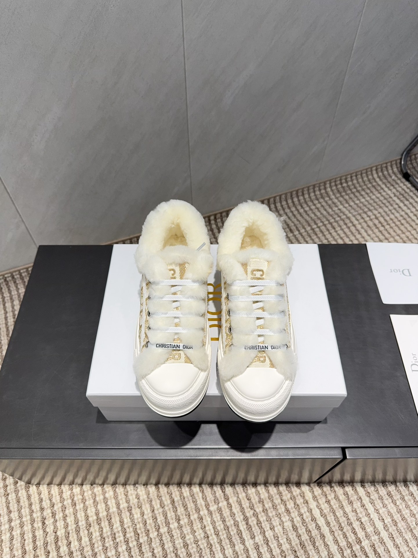 Dior CD 디올 모직 털 시어링 안감 스니커즈 신발