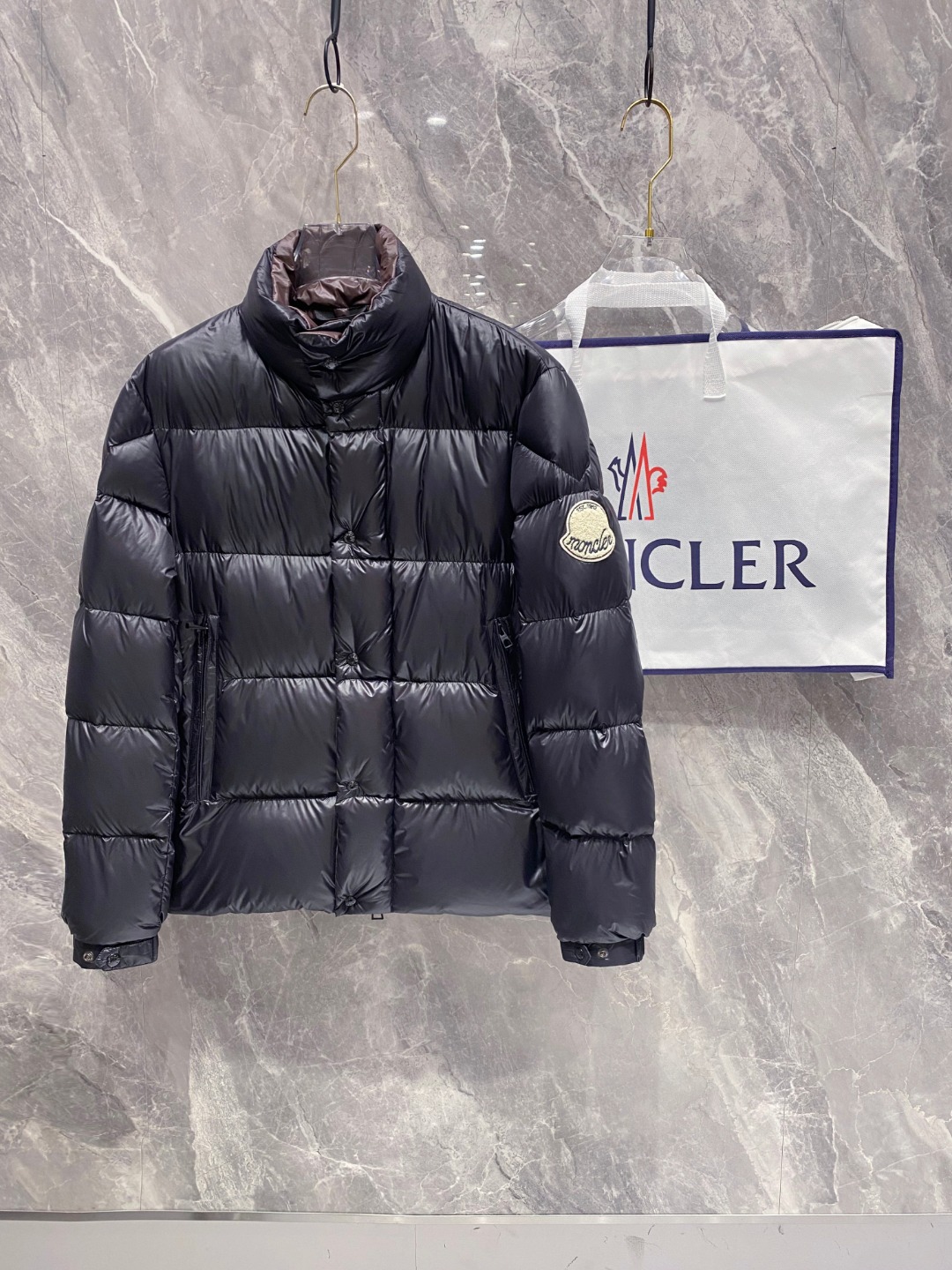 Moncler 몽클레어 몽클레르 고급 다운 패딩 점퍼 의류