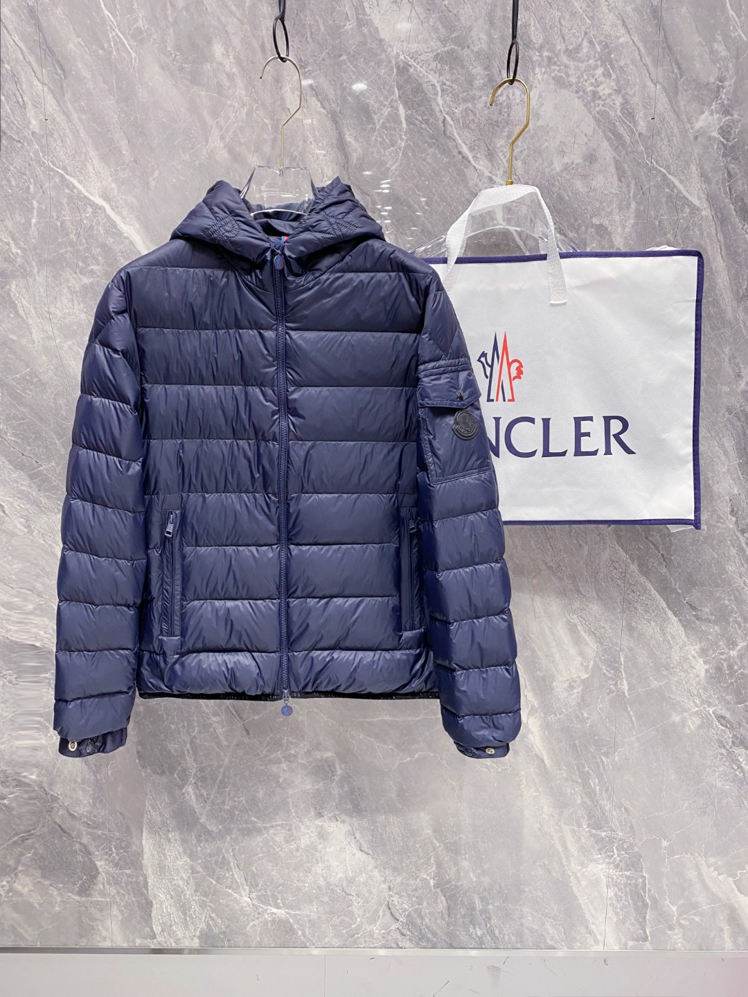 Moncler 몽클레어 몽클레르 겨울용 후드 다운 자켓 재킷 의류