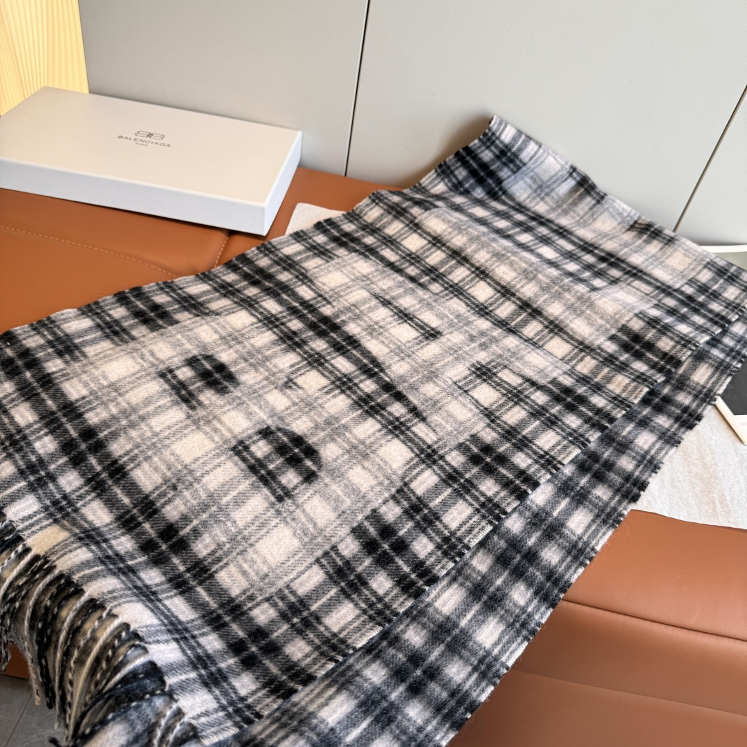 Balenciaga 발렌시아가 인기 클래식 로고 체크 머플러 목도리