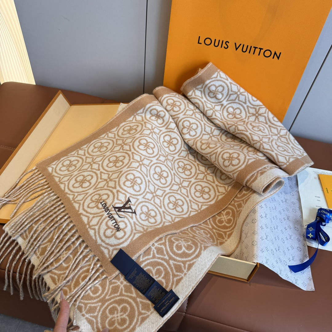 LV 루이비통 신상 양가죽 울 머플러 목도리