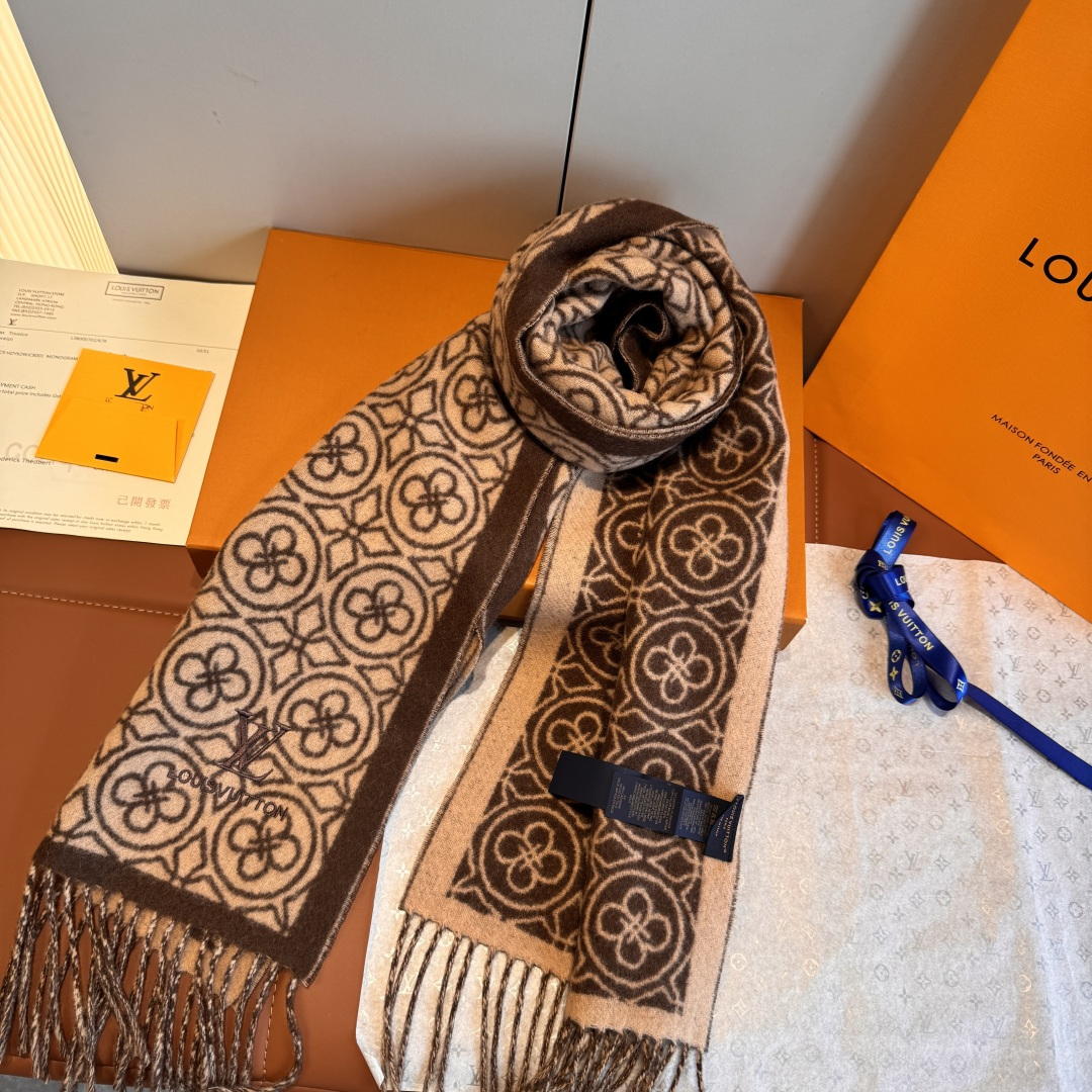 LV 루이비통 신상 양가죽 울 머플러 목도리