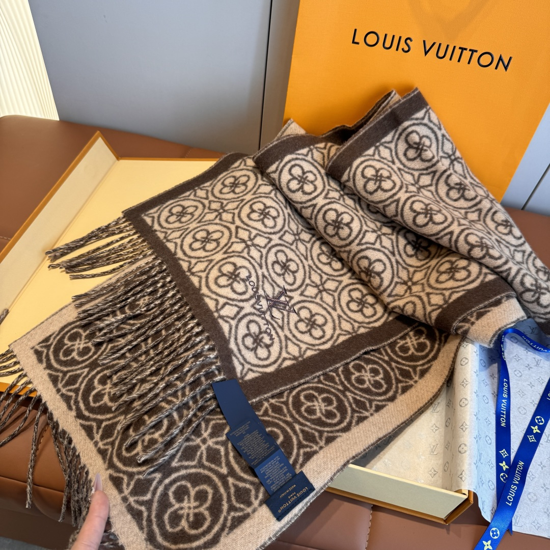 LV 루이비통 신상 양가죽 울 머플러 목도리