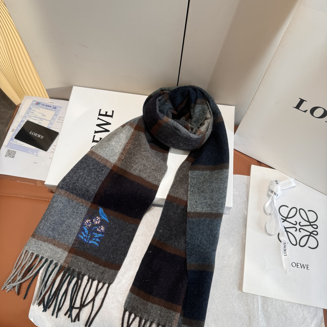 Loewe 로에베 양모 머플러 목도리