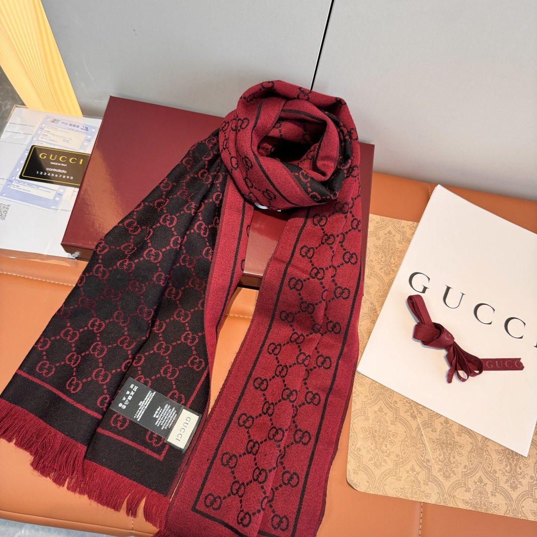 GUCCI 구찌 양모 머플러 목도리