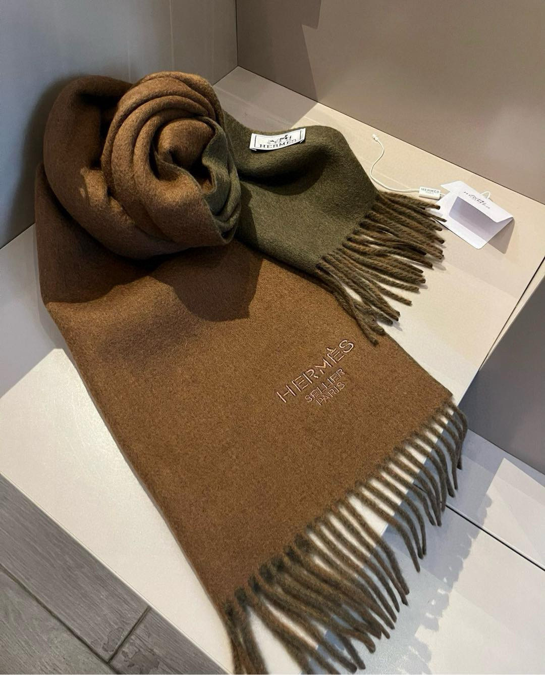 Hermes 에르메스 양면 캐시미어 머플러 목도리