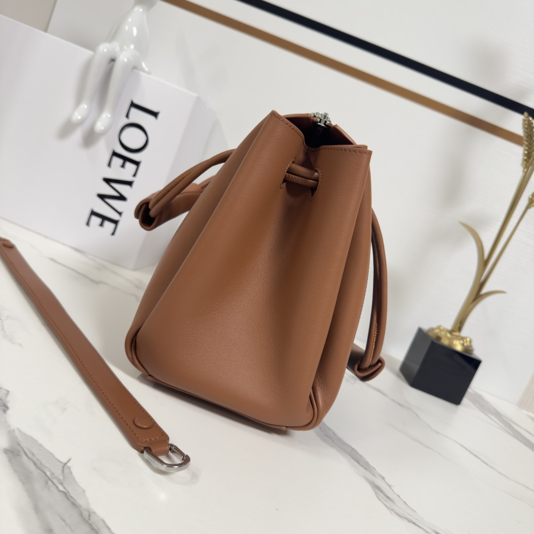 LOEWE 로에베 마드리드 미디엄 핸드백 토트백 숄더백 가방