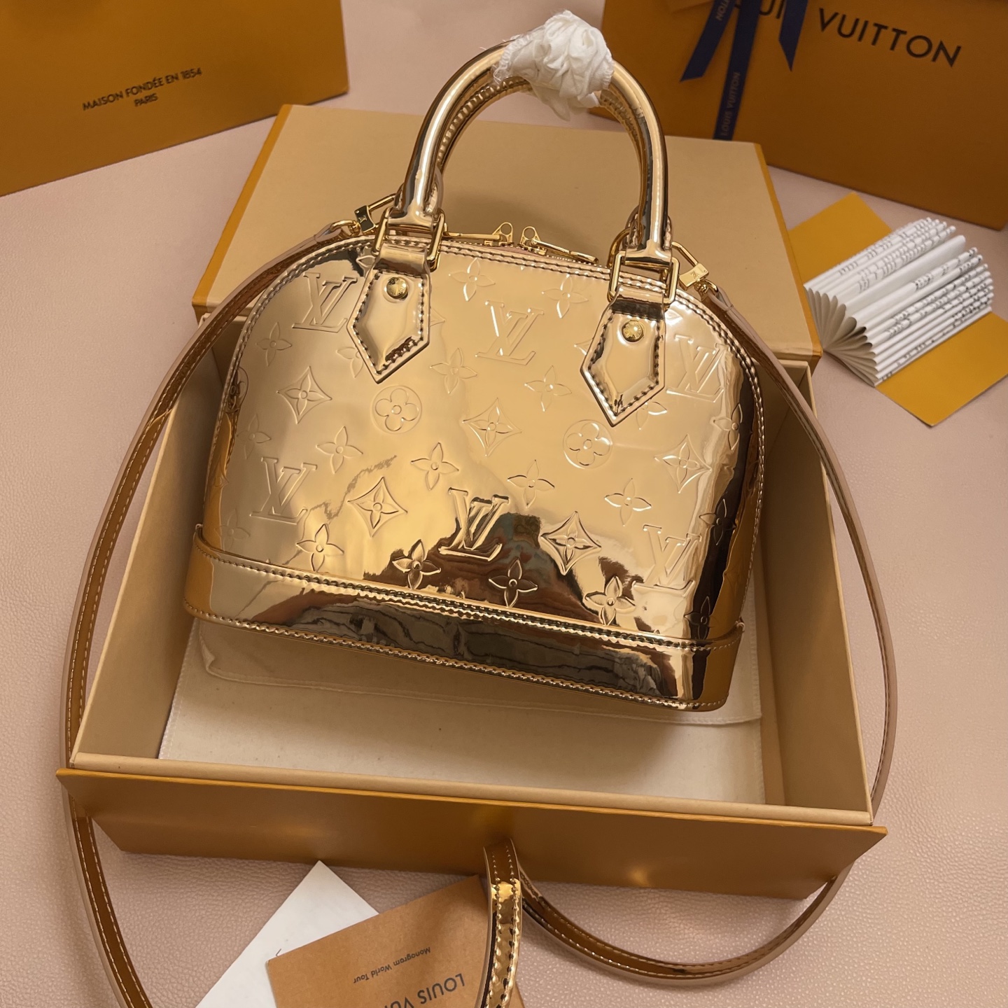 LV M26335(실버) / M27037(로즈골드) Alma BB 루이비통 쉘 백 핸드백 가방