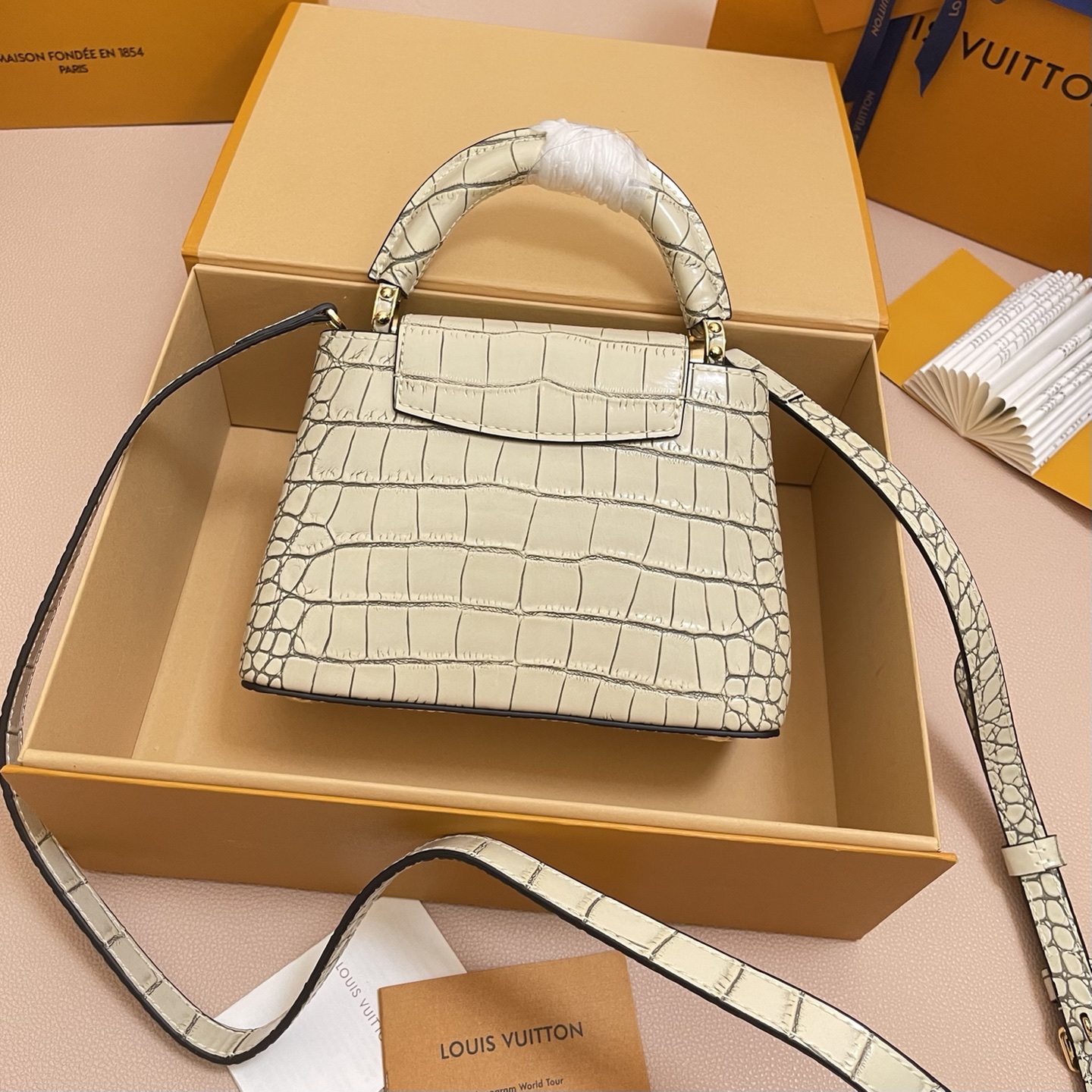 LV 루이비통 Capucines MINI Tote Bag 카퓌신 미니 핸드백 토트백 가방