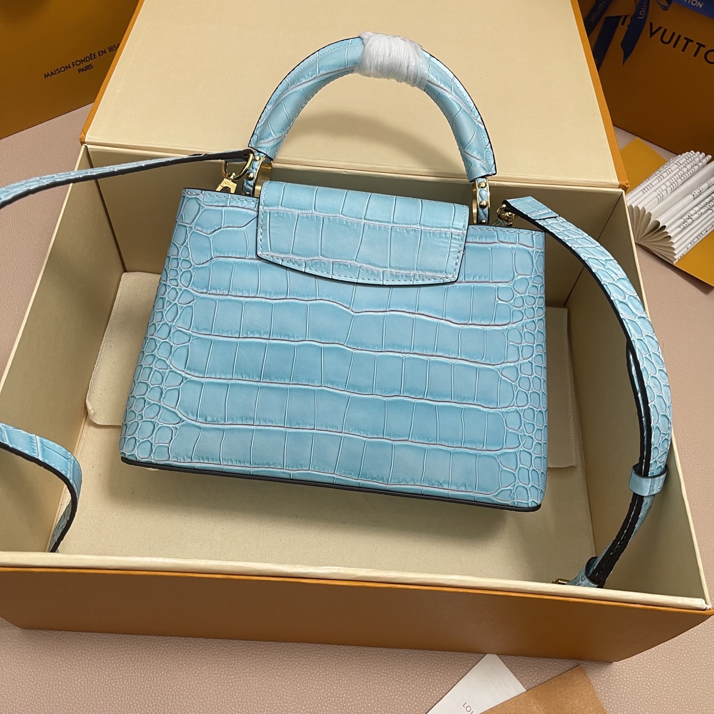 LV 루이비통 Capucines BB Tote Bag 카퓌신 핸드백 토트백 가방