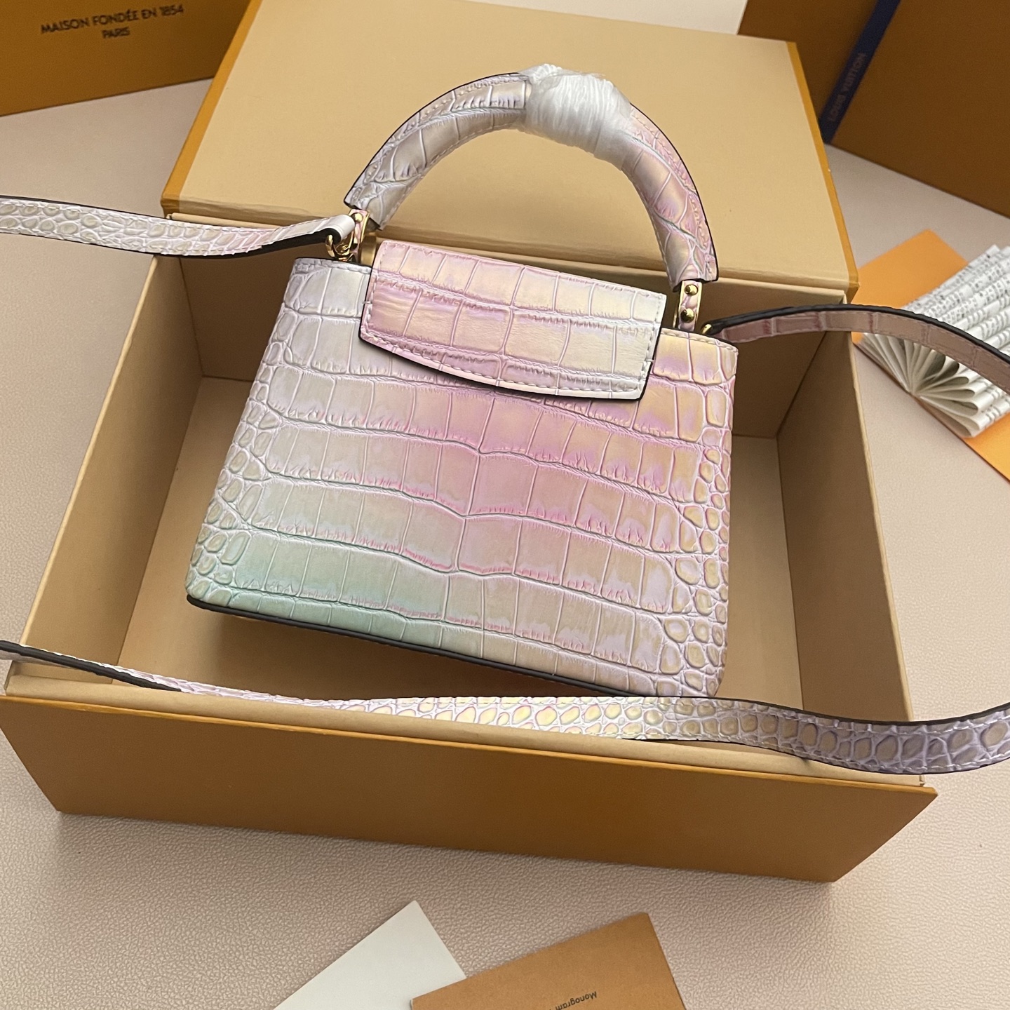 LV 루이비통 Capucines MINI Tote Bag 카퓌신 미니 핸드백 토트백 가방