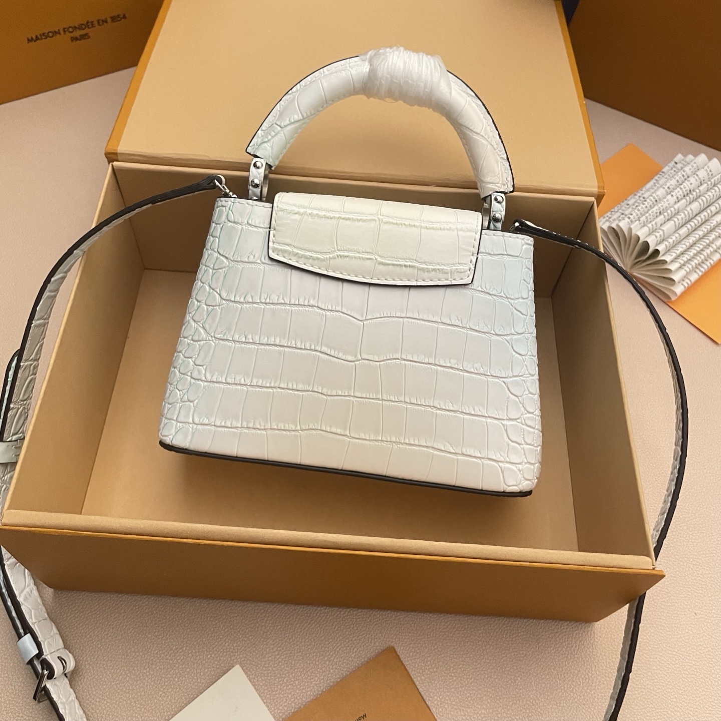 LV 루이비통 Capucines MINI Tote Bag 카퓌신 미니 핸드백 토트백 가방