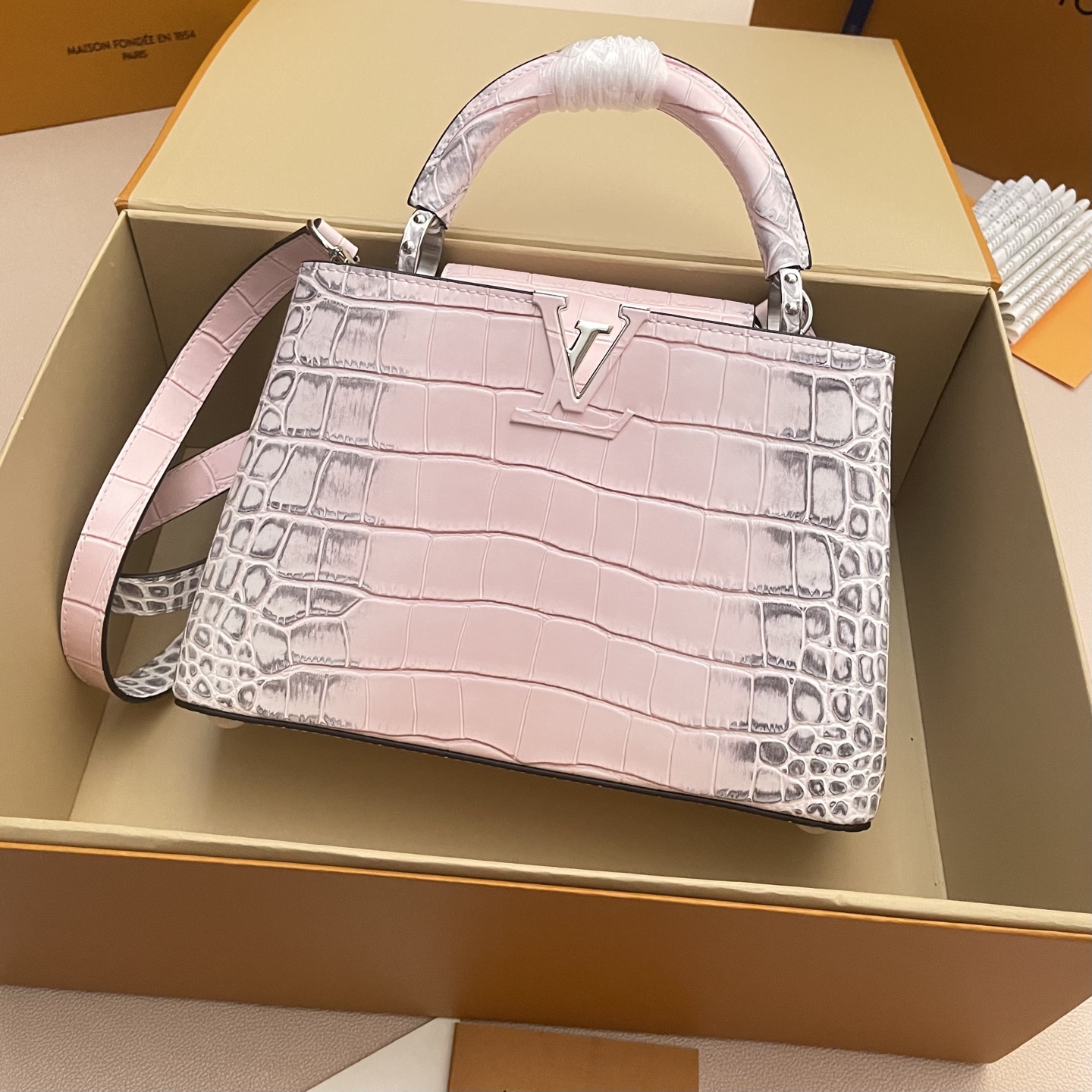 LV 루이비통 Capucines BB Tote Bag 카퓌신 핸드백 토트백 가방