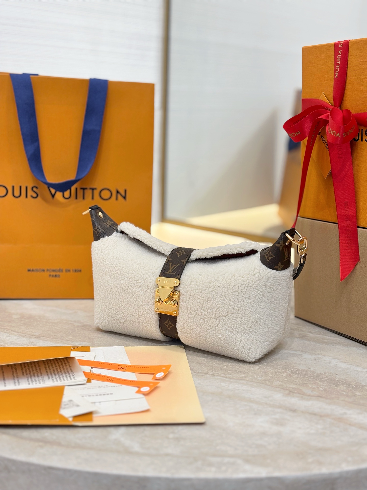 LV POCHETTE MIA 루이비통 핸드백 숄더백 가방