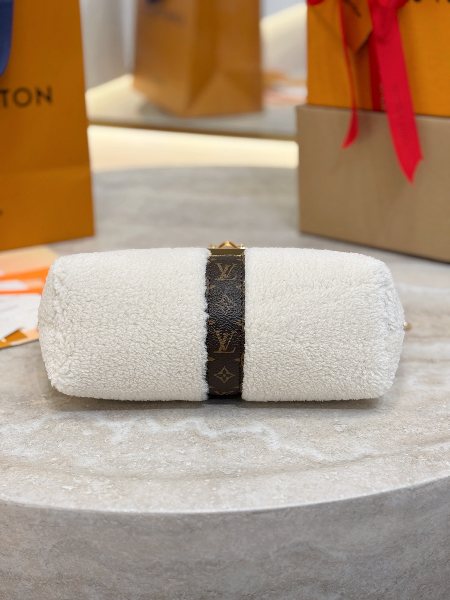 LV POCHETTE MIA 루이비통 핸드백 숄더백 가방