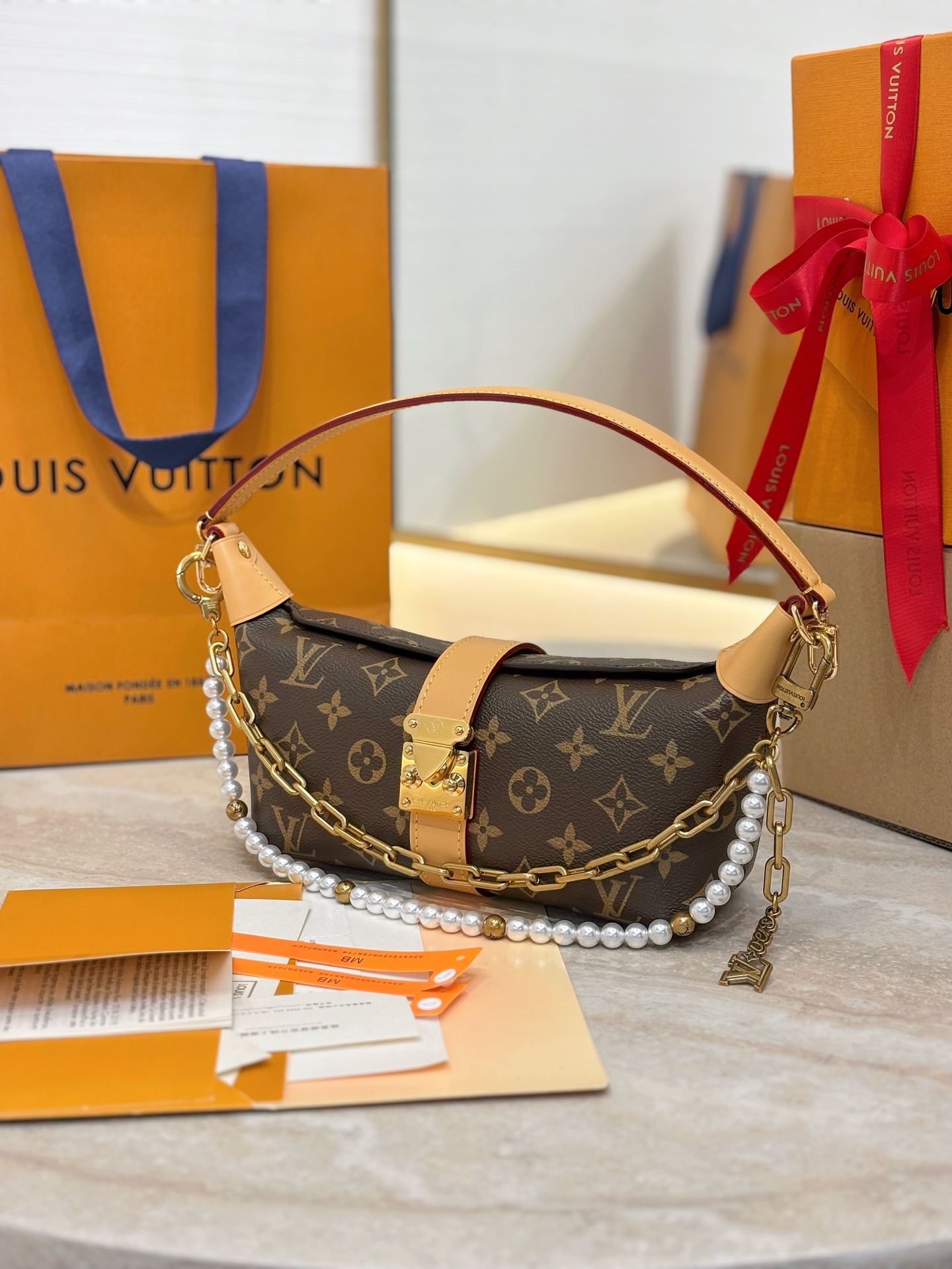 LV POCHETTE MIA 루이비통 핸드백 숄더백 가방