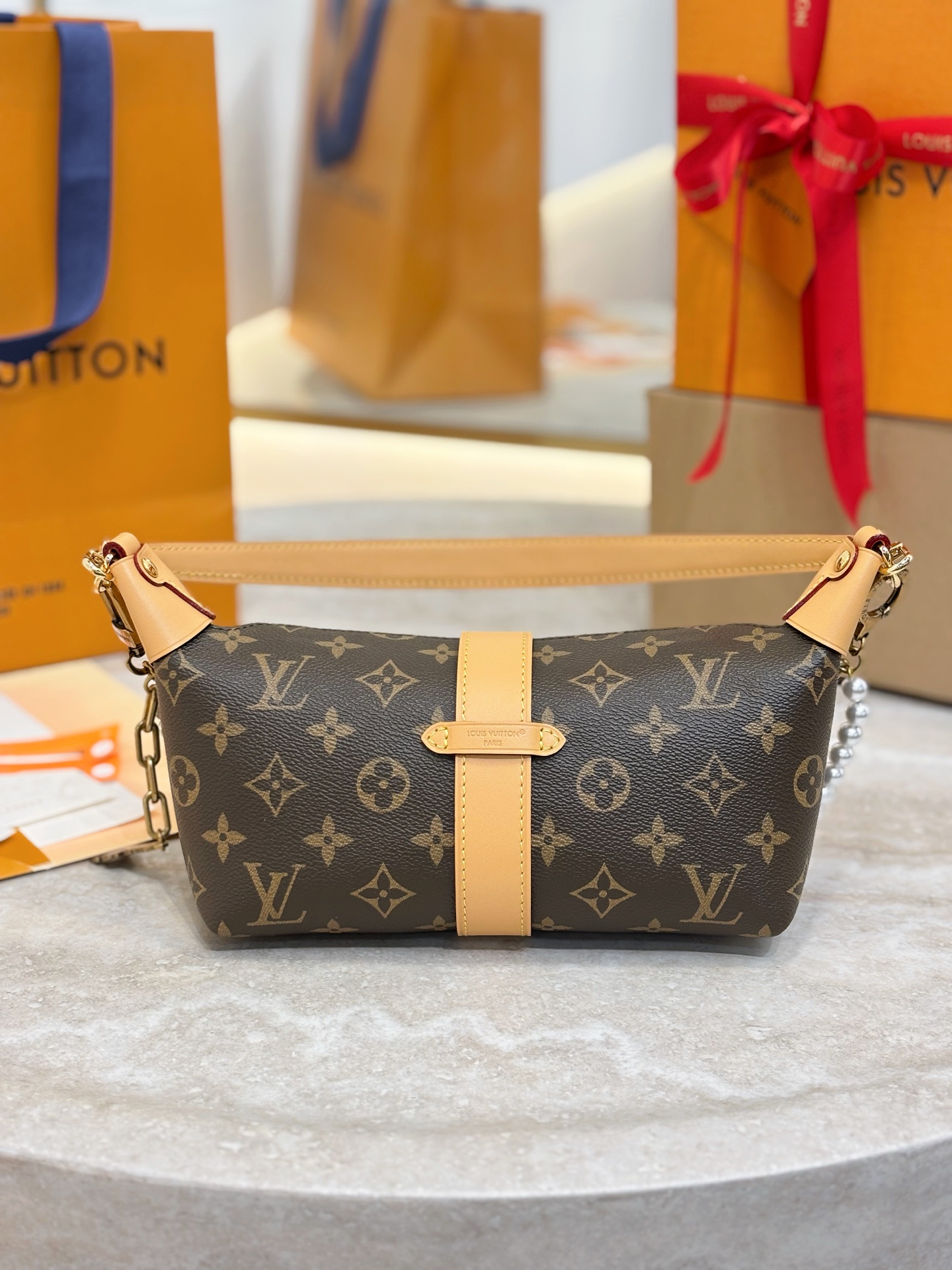 LV POCHETTE MIA 루이비통 핸드백 숄더백 가방