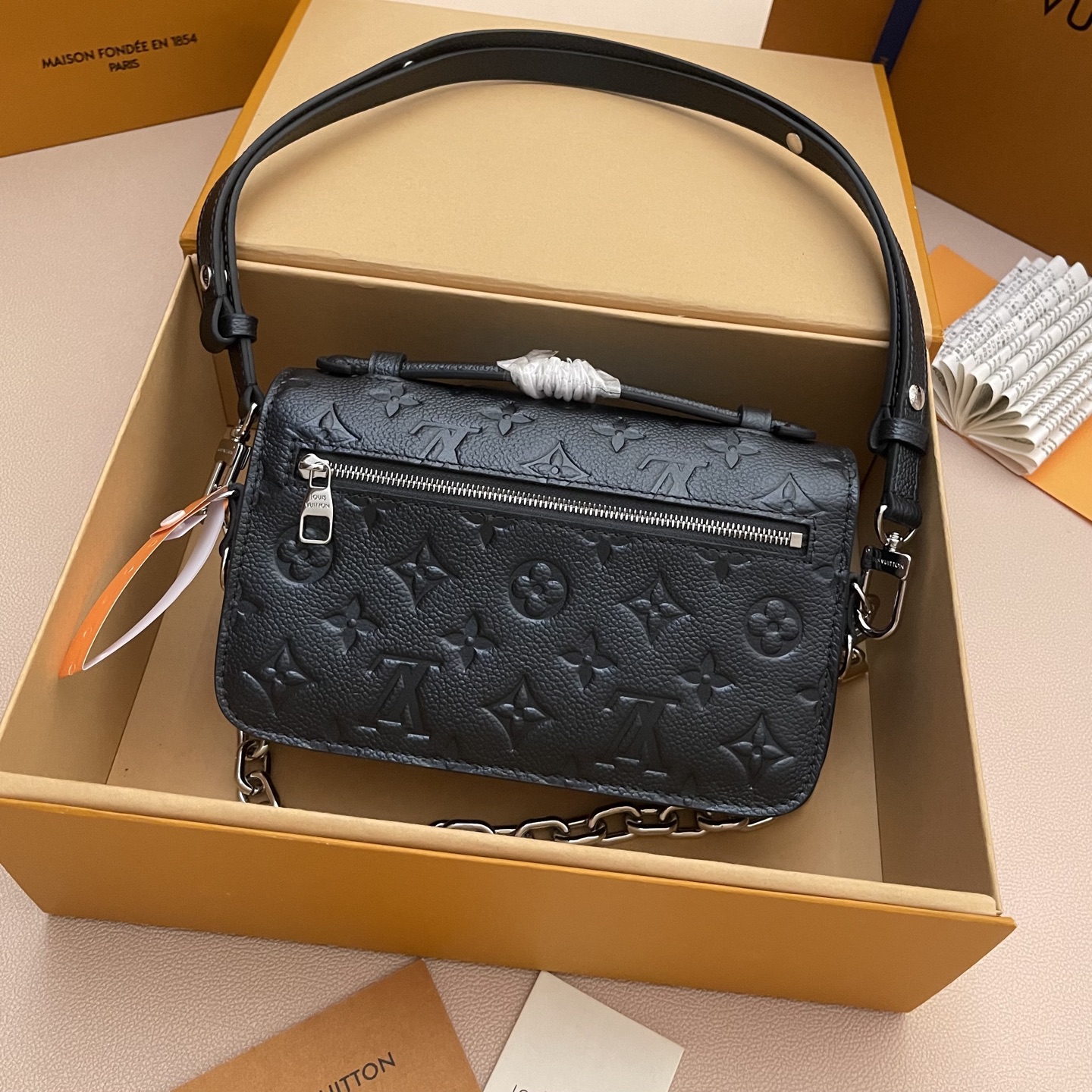 LV POCHETTE MÉTIS EAST WEST 루이비통 메신저 백 가방