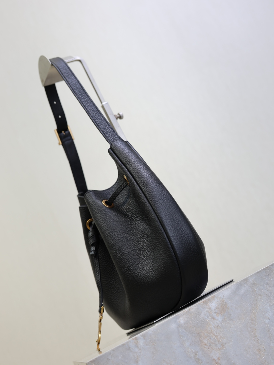 YSL PARIS VII 생로랑 그레인 가죽 스몰 HOBO 핸드백 가방