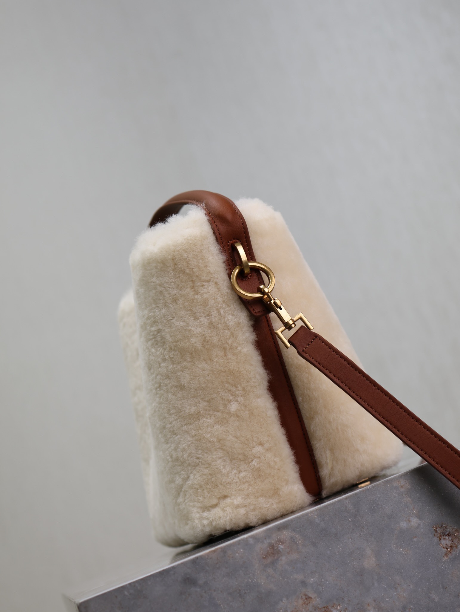 YSL LE 37 생로랑 버킷 백 숄더백 가방