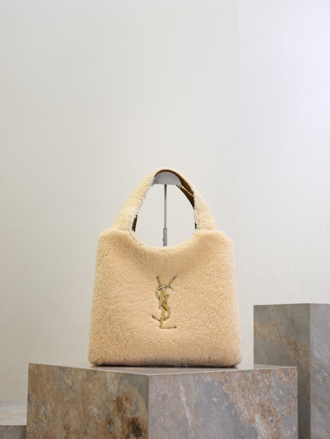 YSL ICARE 생로랑 스몰 양모 토트백 가방