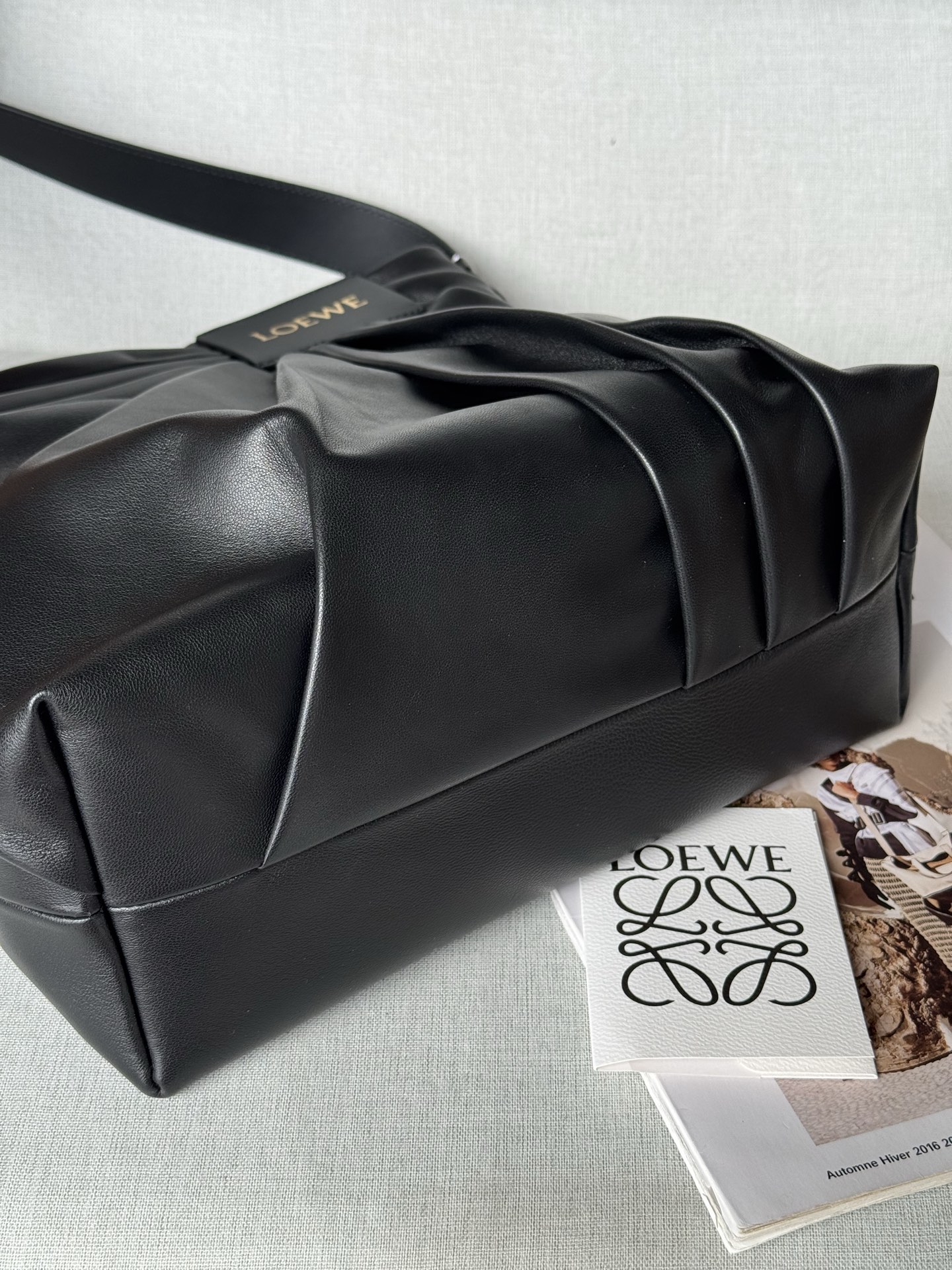 LOEWE 드레이프드(Draped) 로에베 핸드백 숄더백 가방