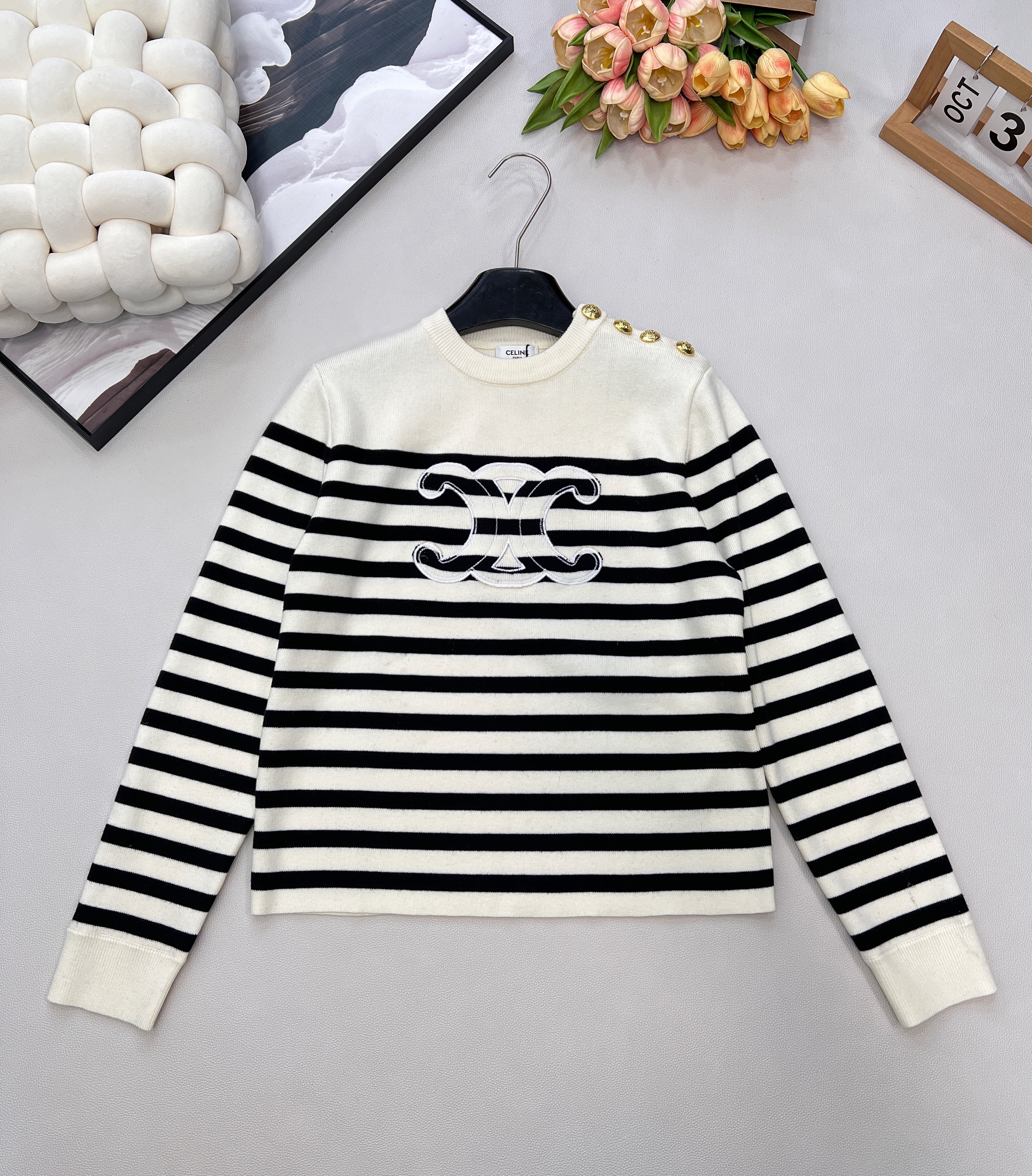 Celine 셀린느 스트라이프 숄더 금장 버튼 니트 의류