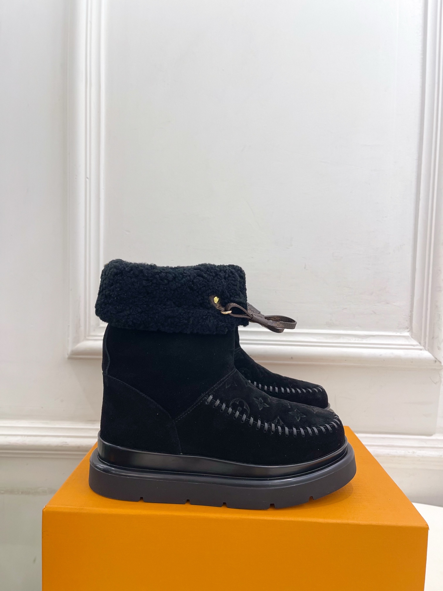 LV 루이비통 Ski 시리즈 CORTINA 앵클 부츠 신발