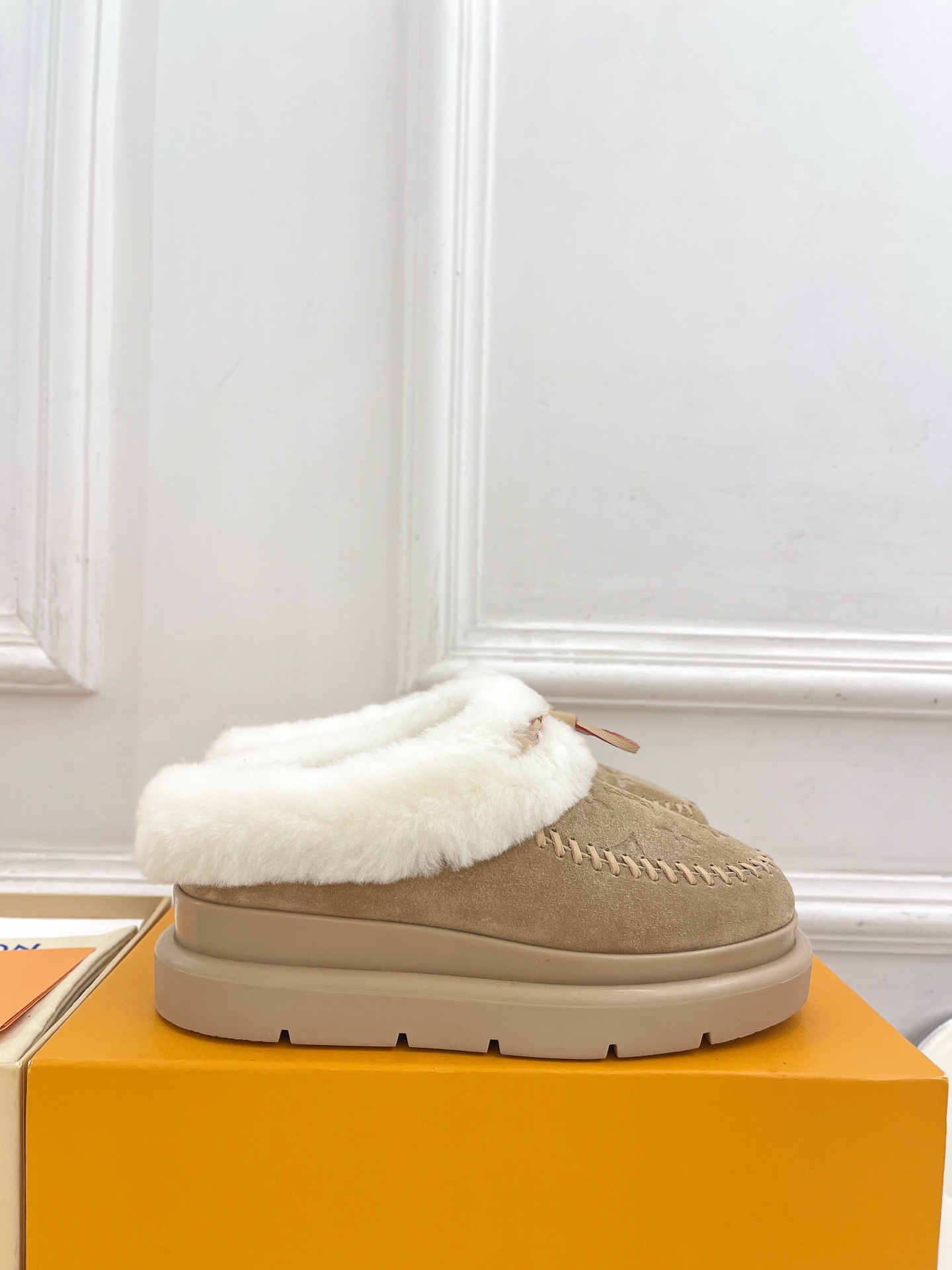 LV 루이비통 CORTINA (코르티나) 압화 털 슬리퍼 로퍼 신발