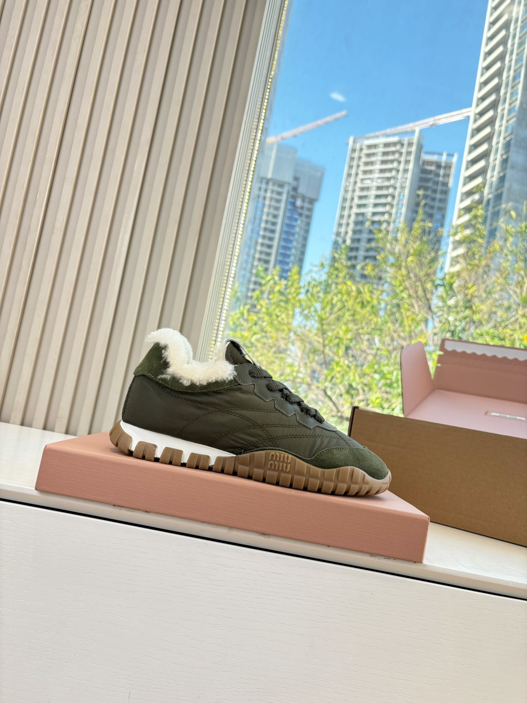 miumiu 미우미우 털 양모 스니커즈 신발