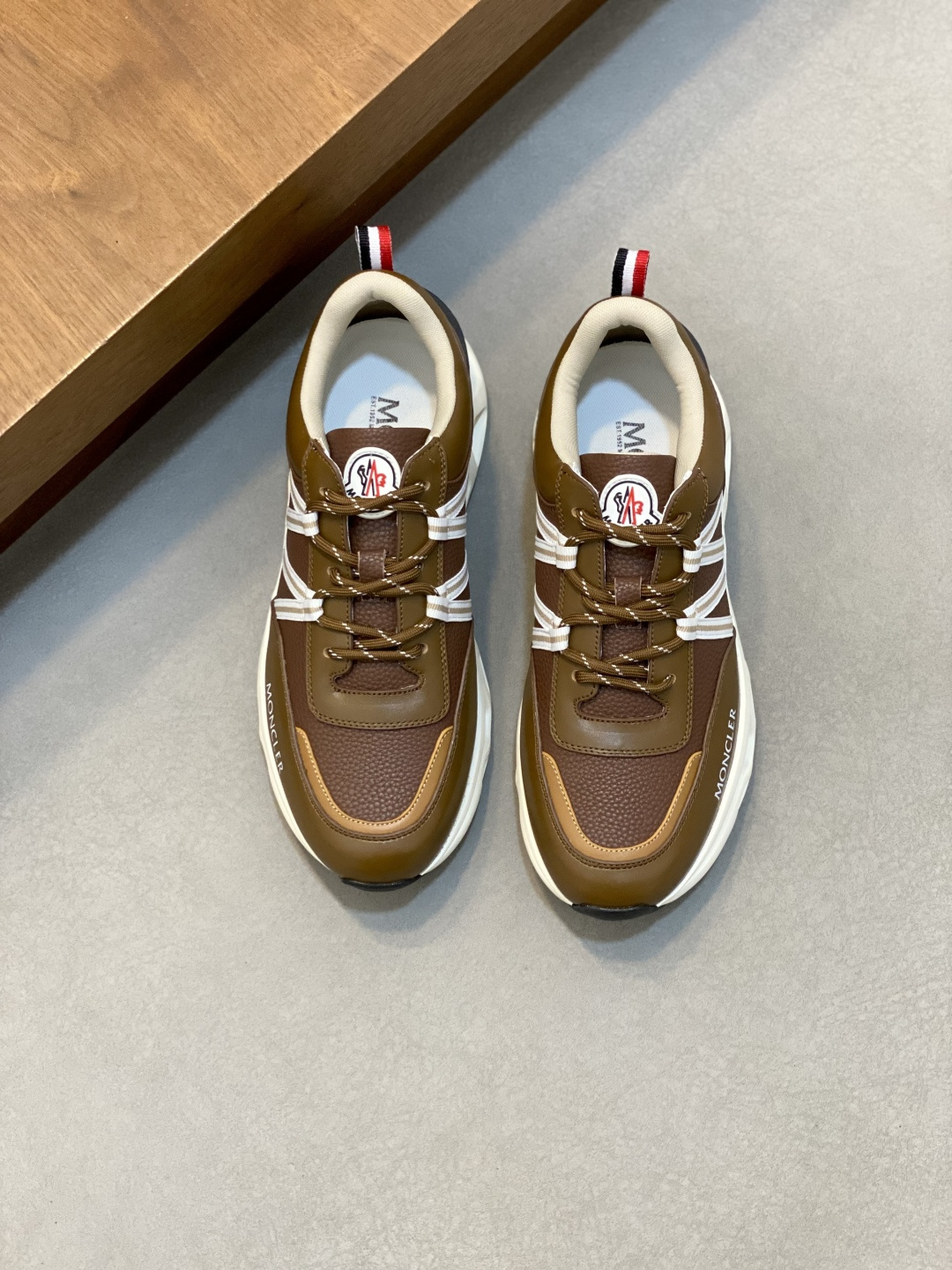 Moncler 몽클레어 몽클레르 남성 스니커즈 신발