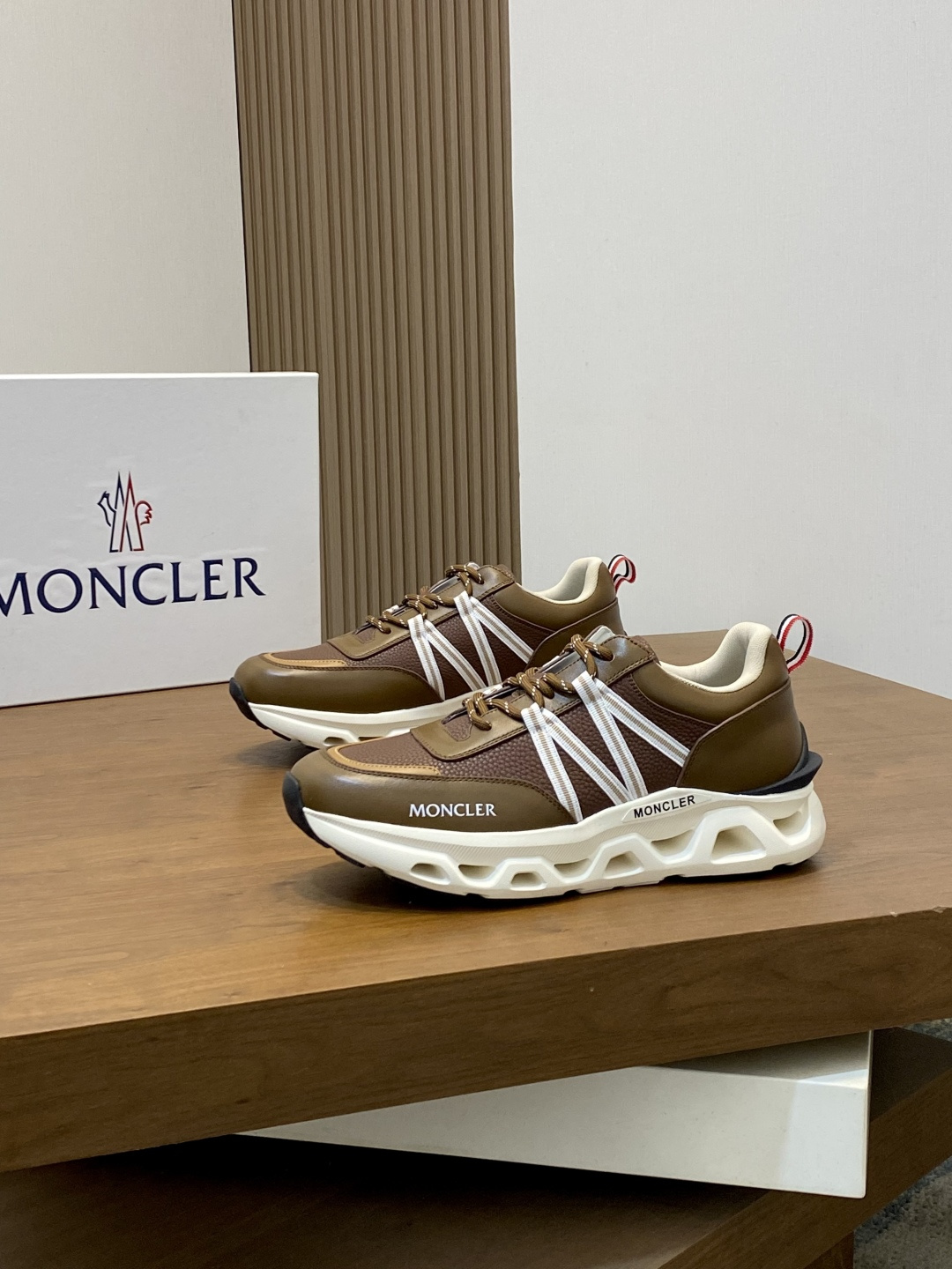 Moncler 몽클레어 몽클레르 남성 스니커즈 신발