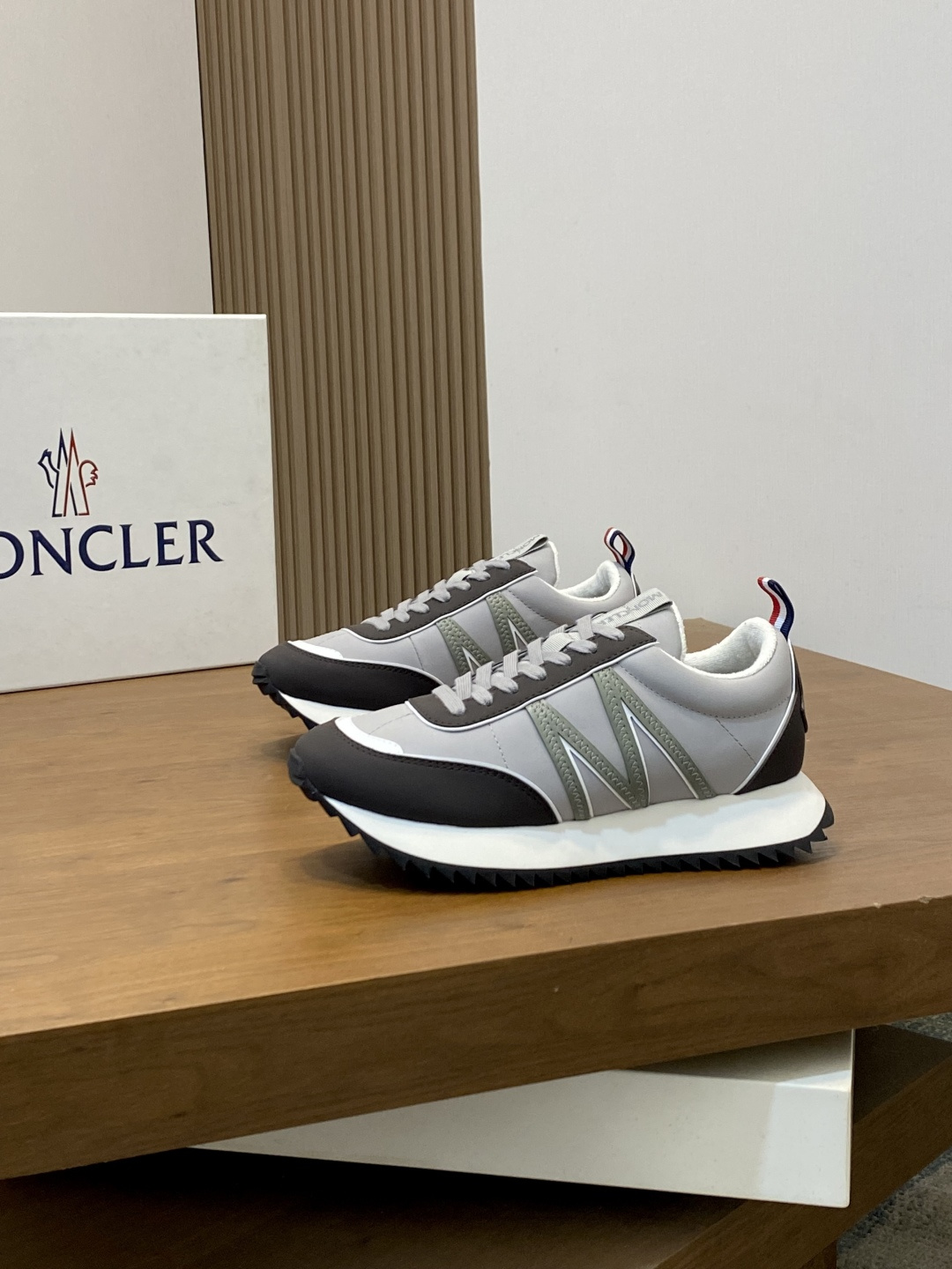 Moncler 몽클레어 몽클레르 남성 스니커즈 신발