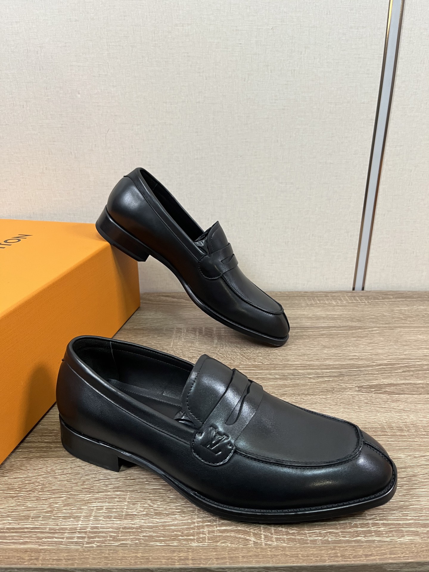 Louis Vuitton LV 루이비통 남성 비즈니스 캐주얼 가죽 구두 신발
