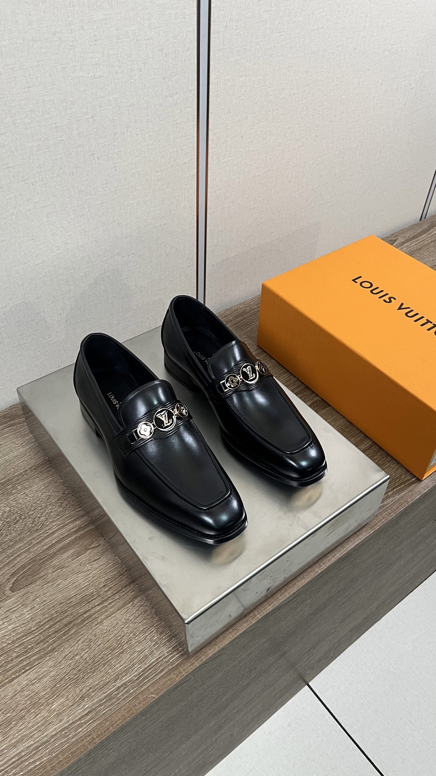 Louis Vuitton LV 루이비통 남성 비즈니스 캐주얼 가죽 구두 신발