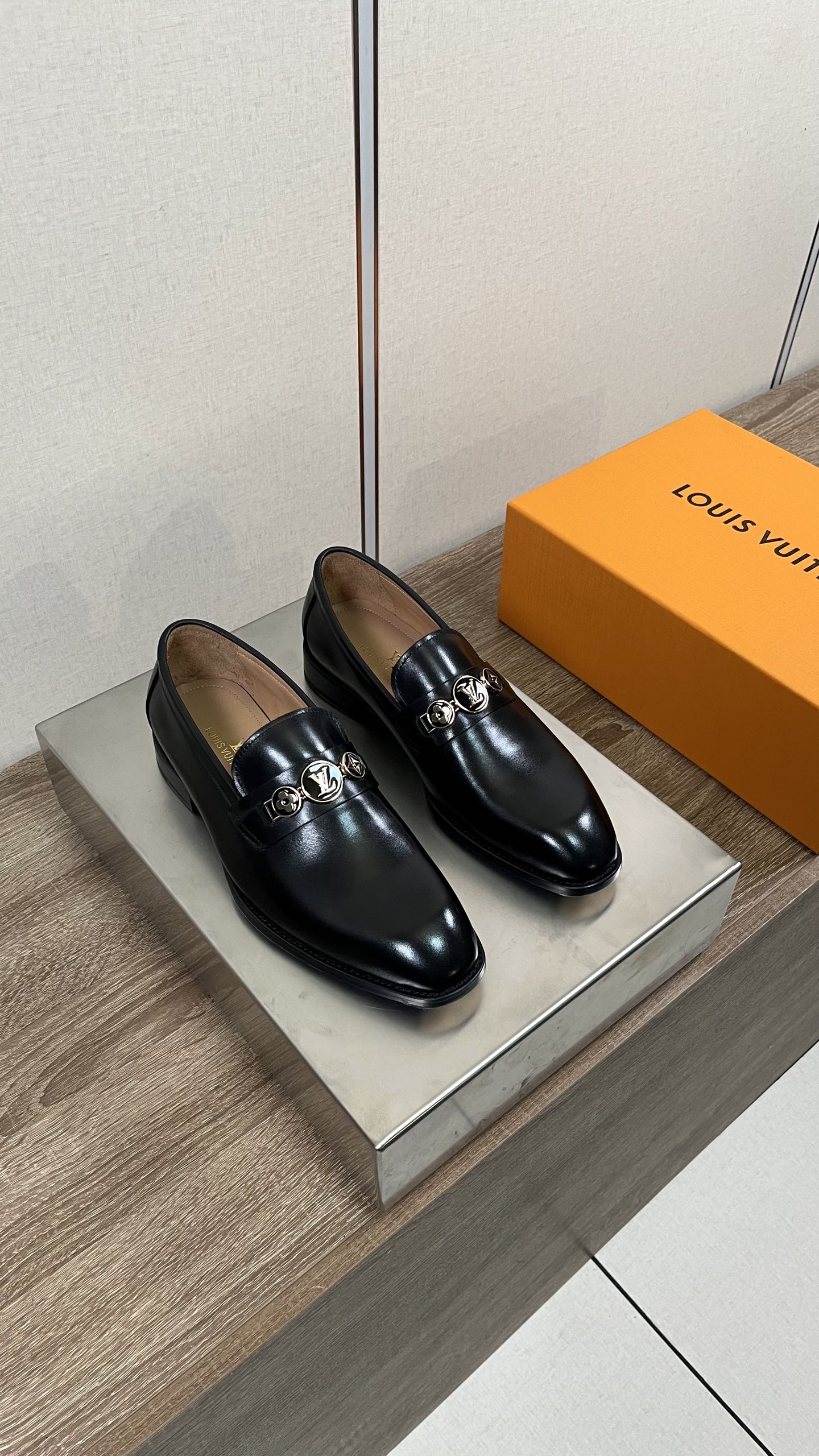 Louis Vuitton LV 루이비통 남성 비즈니스 캐주얼 가죽 구두 신발