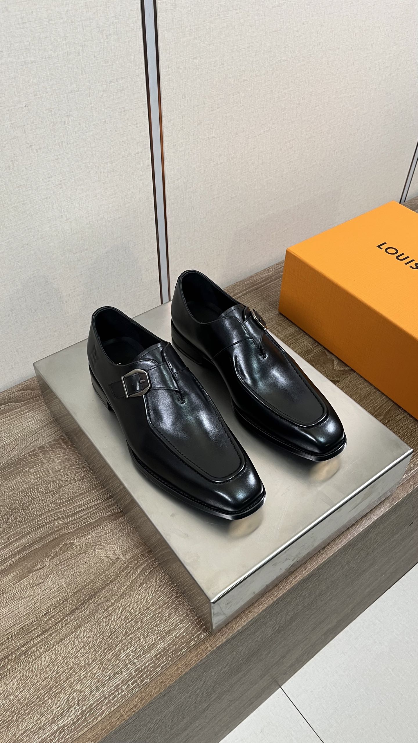 Louis Vuitton LV 루이비통 남성 비즈니스 캐주얼 가죽 구두 신발